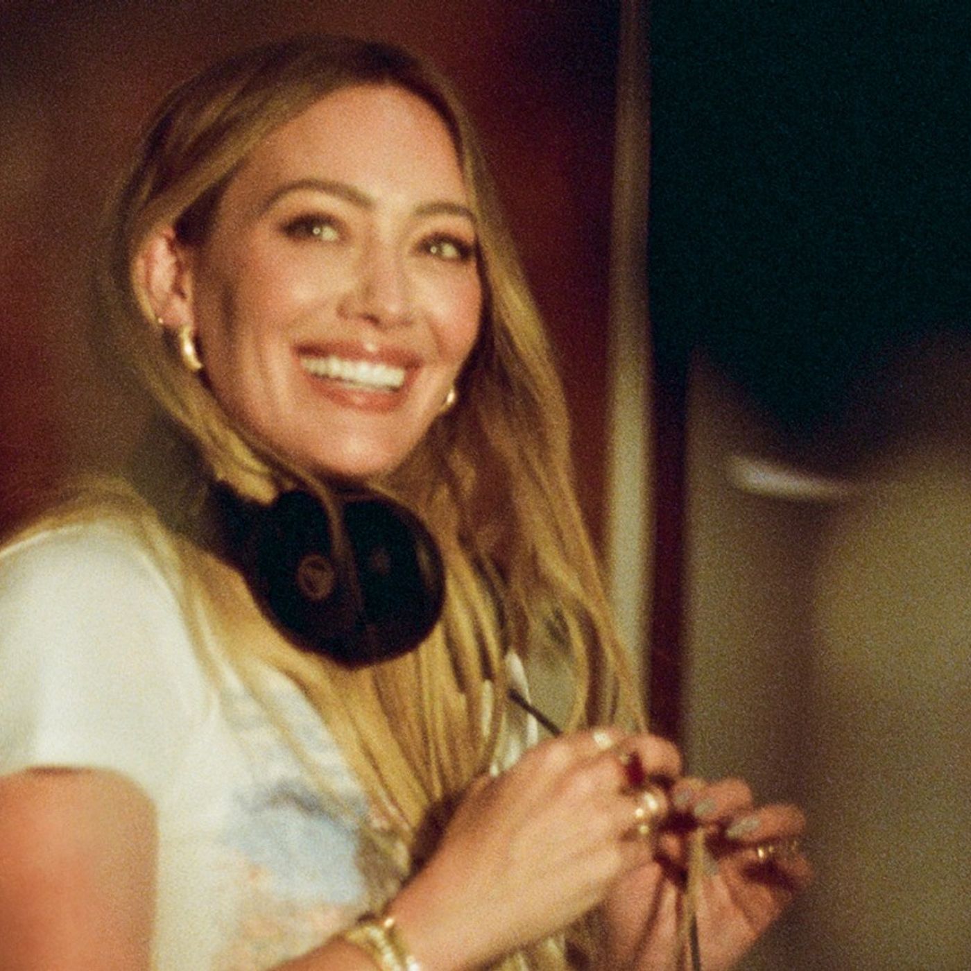 Hilary Duff Is Returning to Music. Thank God