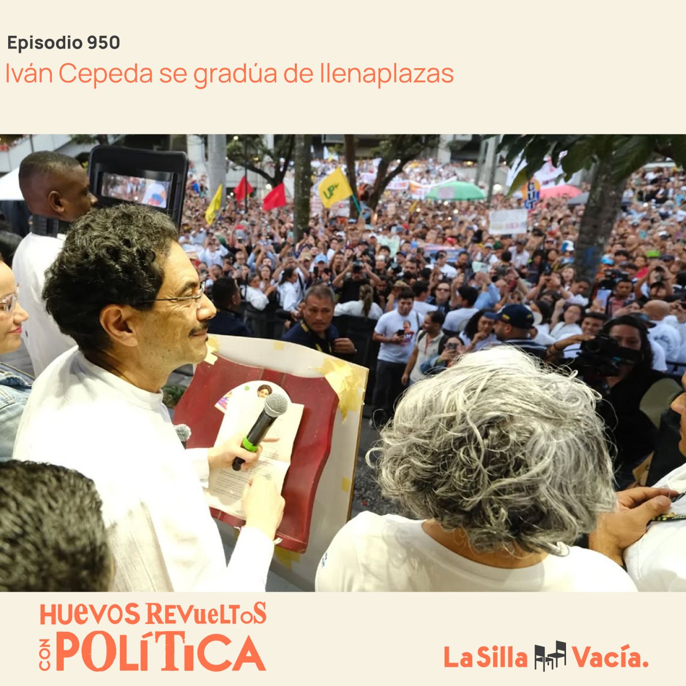 Iván Cepeda se gradúa de llenaplazas