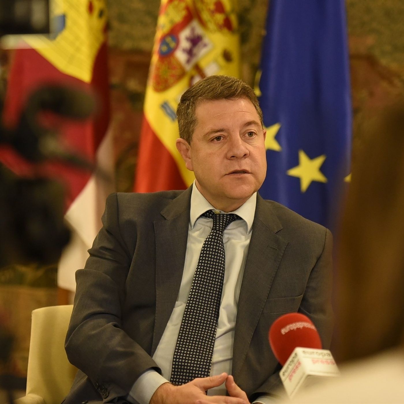 Las Noticias de La Mañana: Page se opone al pacto entre Sánchez con Puigdemont por los Menas