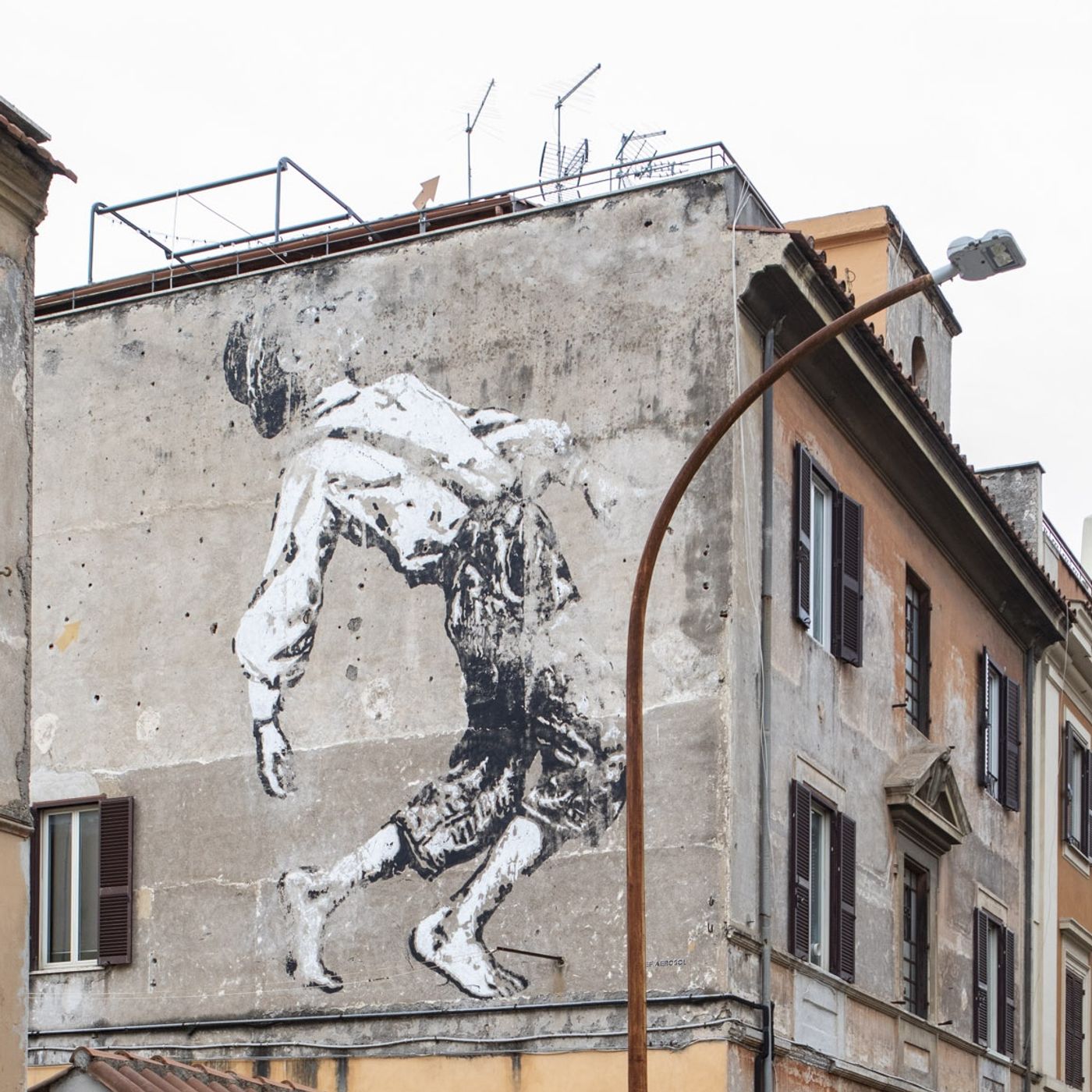 #527 Seif mandato al Centro per il Rimpatrio di Ponte Galeria per una chat e altre storie di Roma episode artwork