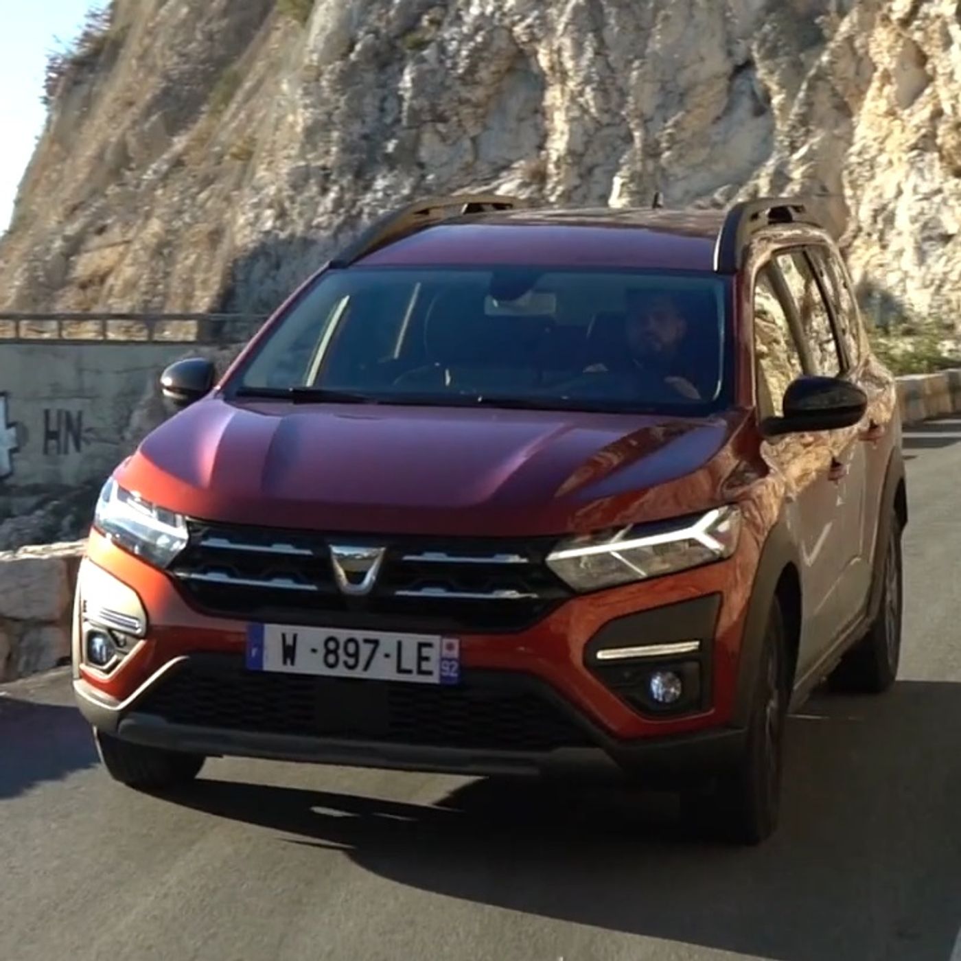 Dacia Jogger Hybrid 140V - Guido Tocci racconta il full hybrid Dacia episode artwork