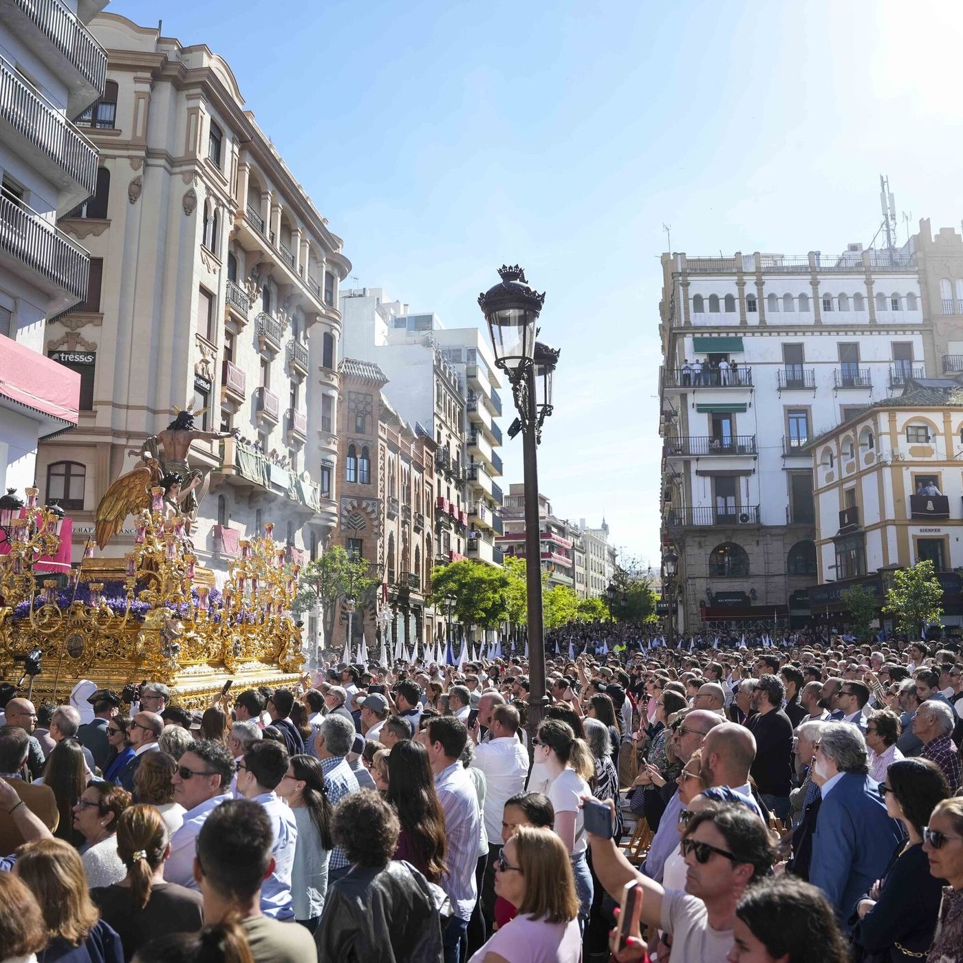 Tertulia de Federico: La Semana Santa que Sánchez no quería