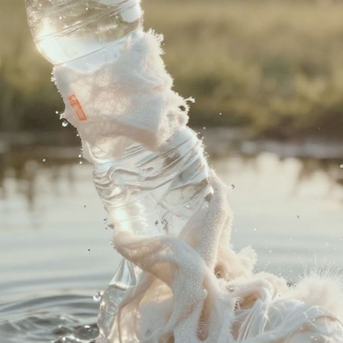 Poliestere riciclato: quello che la moda sostenibile non dice