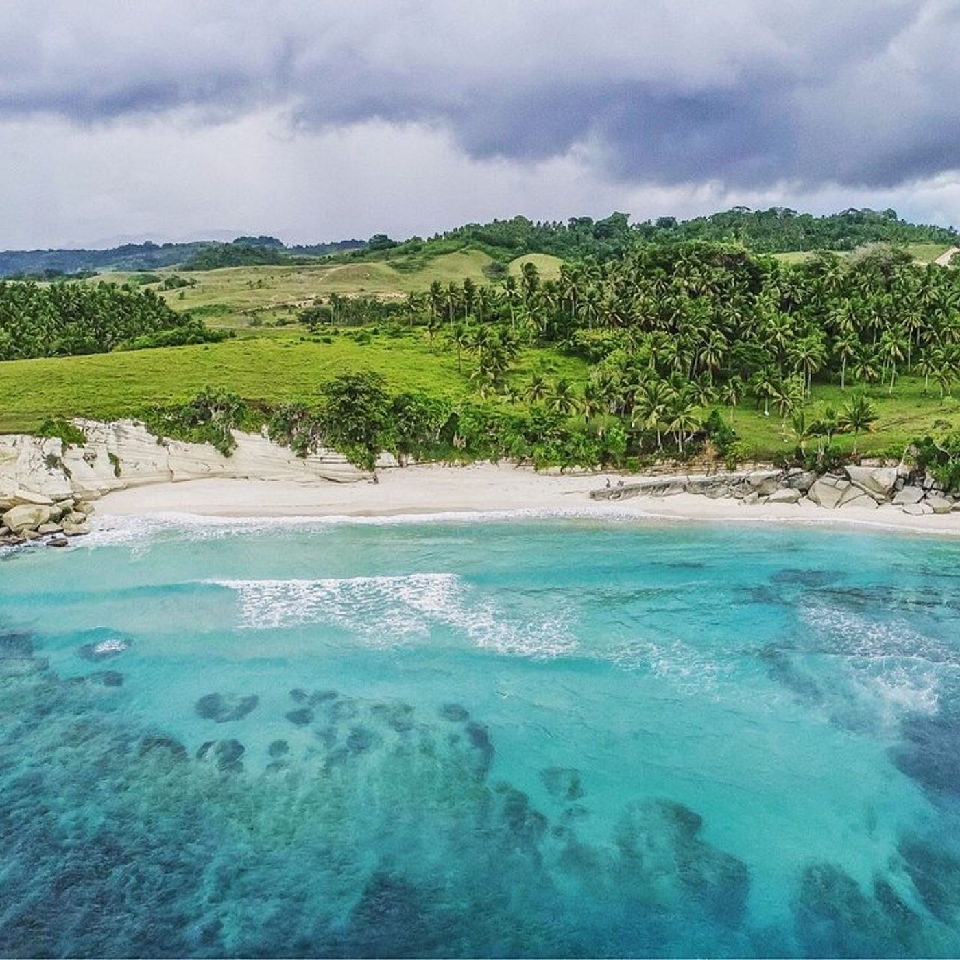Sumba, l’isola indonesiana delle mangrovie danzanti e dei villaggi ancestrali episode artwork