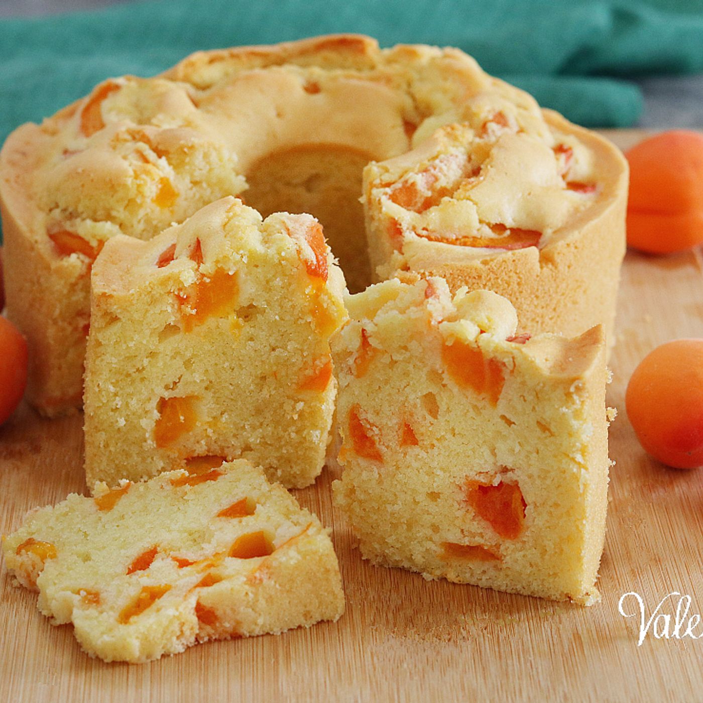 Ciambellone alle albicocche