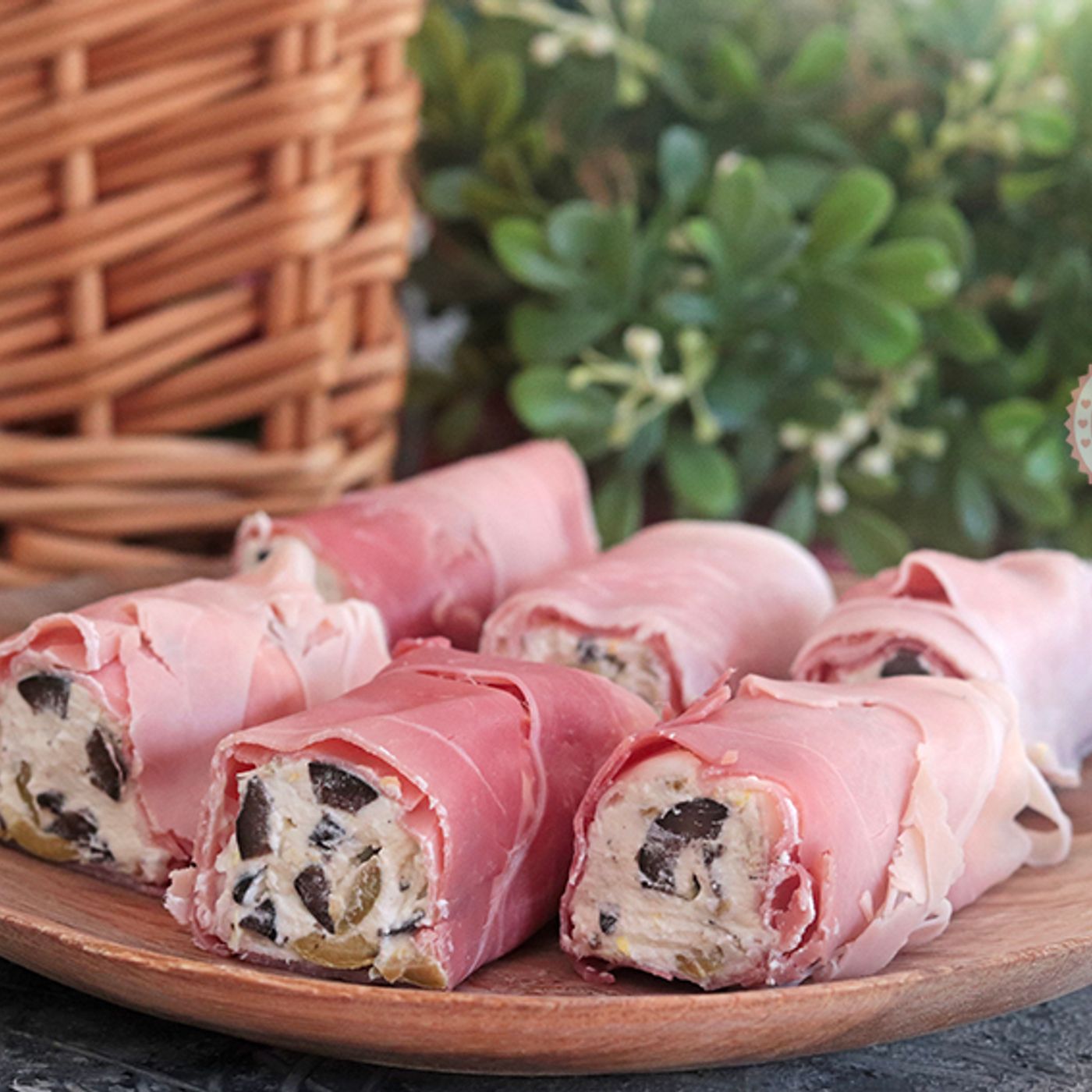 Involtini di prosciutto farciti