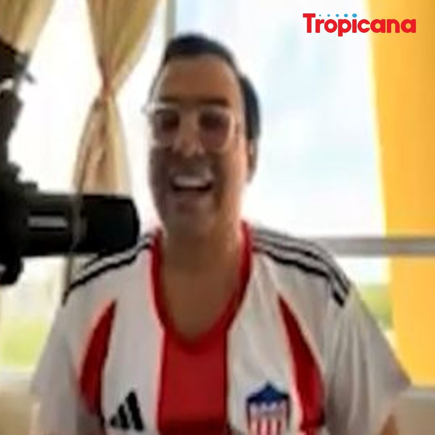 Los Simpson invadieron Tropicana y terminaron hablando de Poveda y Petro episode artwork