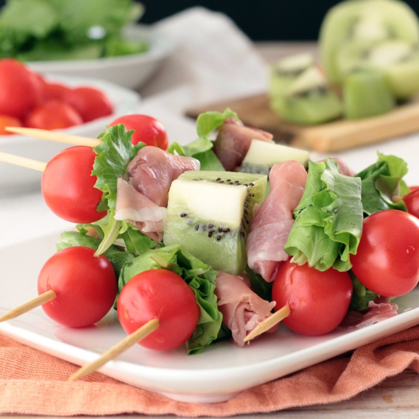 Spiedini con kiwi e prosciutto: sfizioso aperitivo senza cottura episode artwork