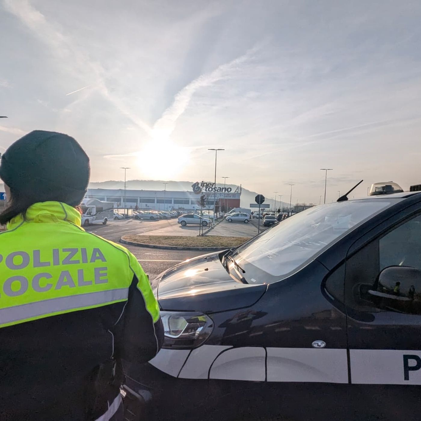 Ruba e ferisce la vigilanza: 33enne arrestato al Tosano