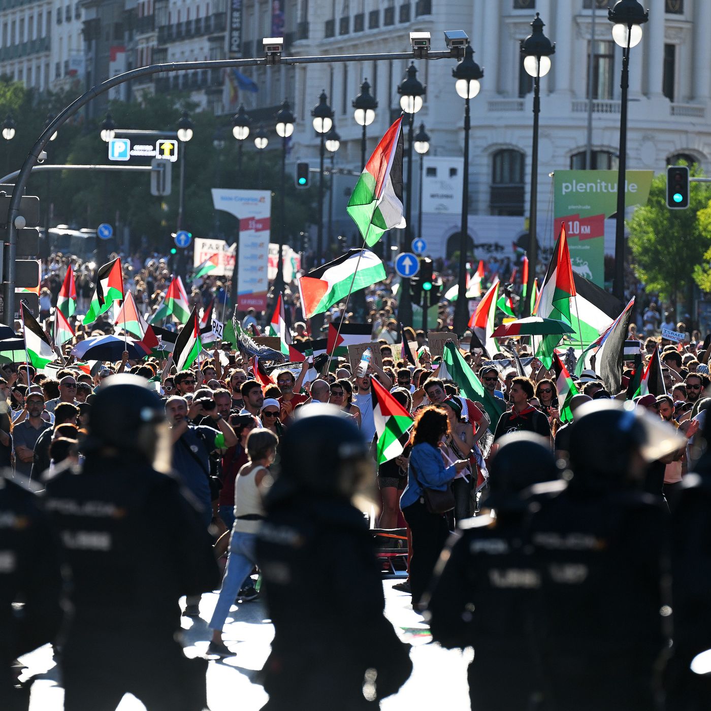 Así te hemos contado en 'Carrusel' la detención de la última etapa de La Vuelta 2025