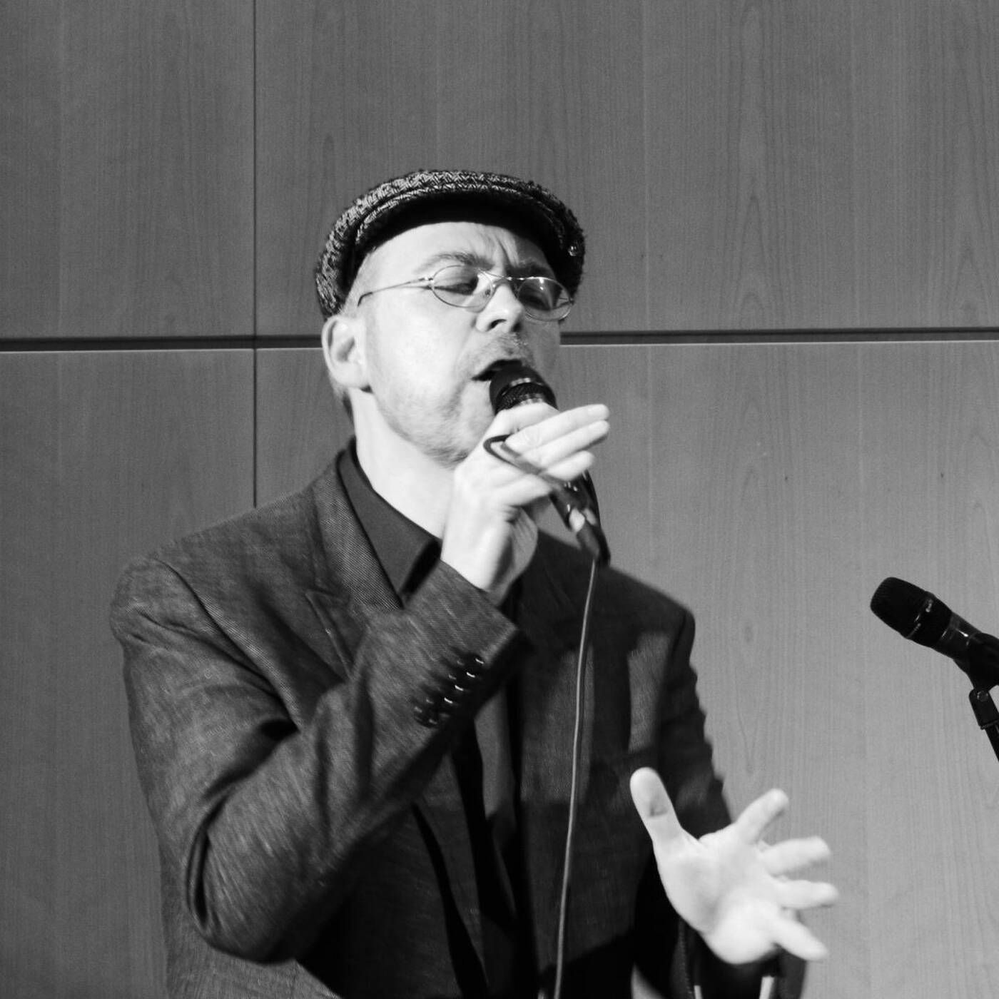 DIRK HUELSTRUNK - Soundpoet, Autor, Audiokünstler, Moderator, Kulturaktivist & Dozent - Poetry Slam Frankfurt - [ GERMANY ] episode artwork