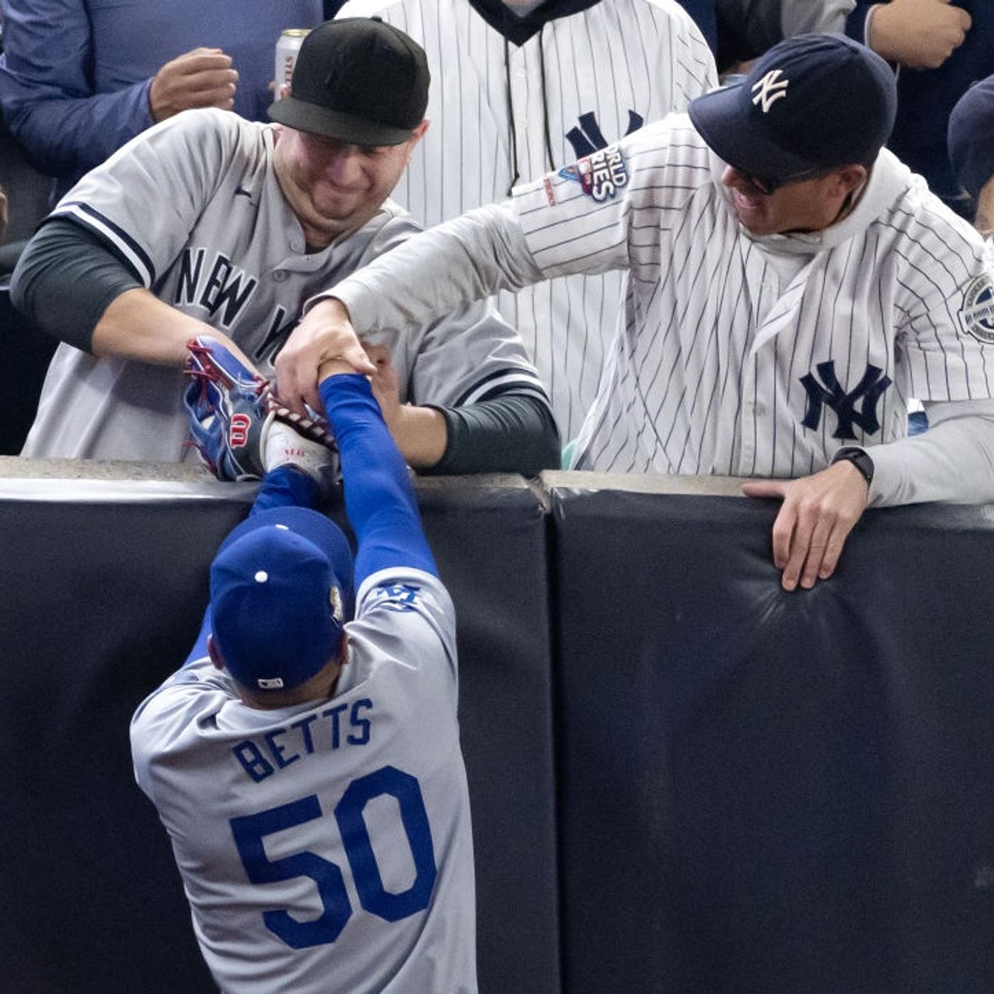 Yankees Fans Interference, Texans On The WR Hunt, Why Are Jets Favored?