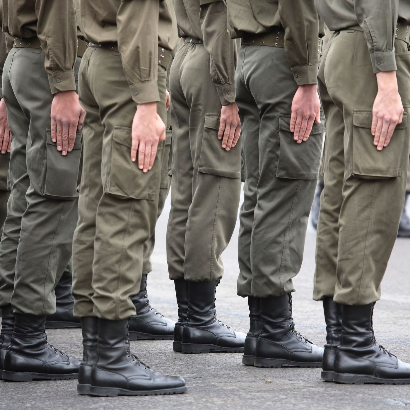 Obbligo militare in Italia in caso di guerra: cosa rischiano davvero i ragazzi episode artwork