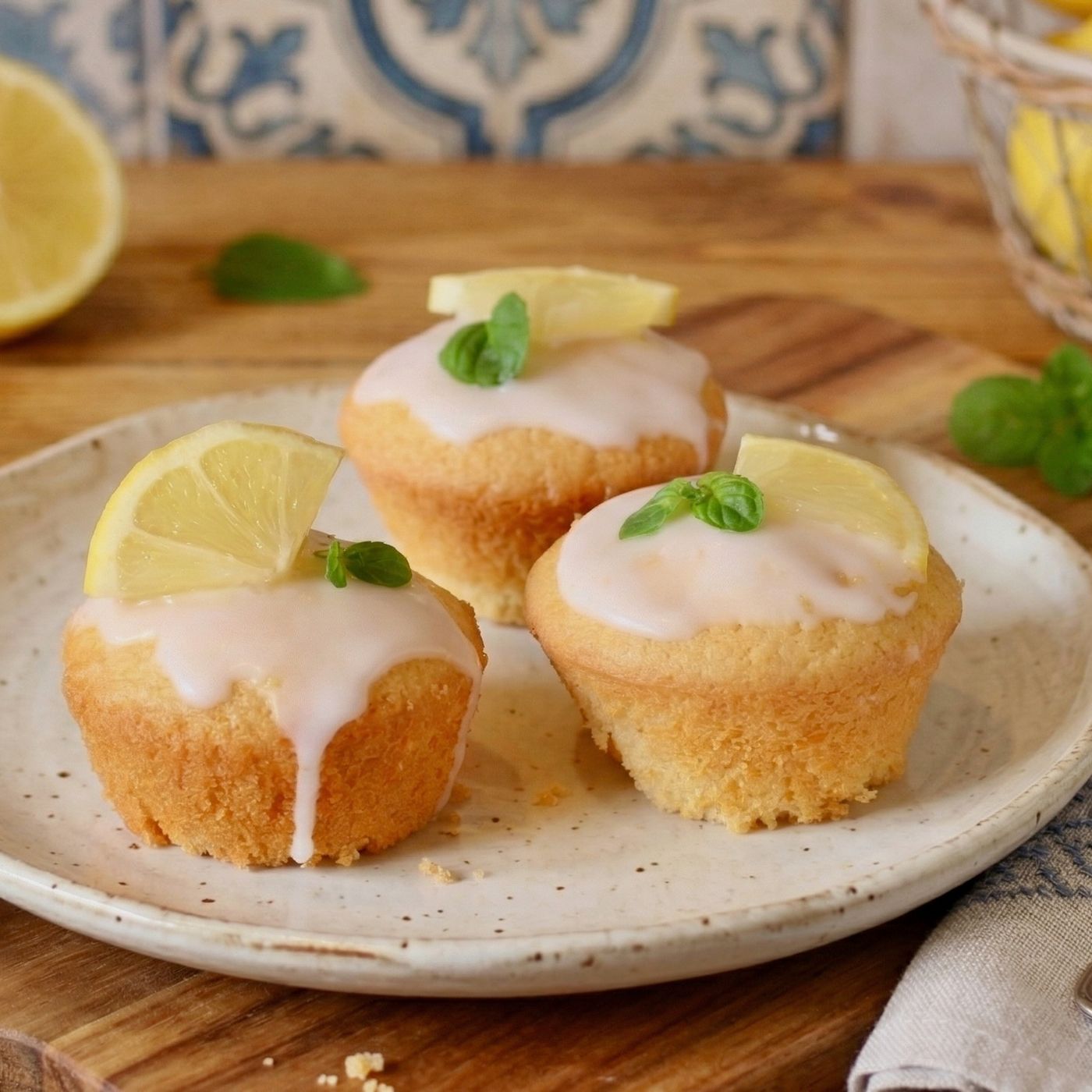 Muffin al limone con glassa: la ricetta soffice e agrumata per una merenda profumata episode artwork