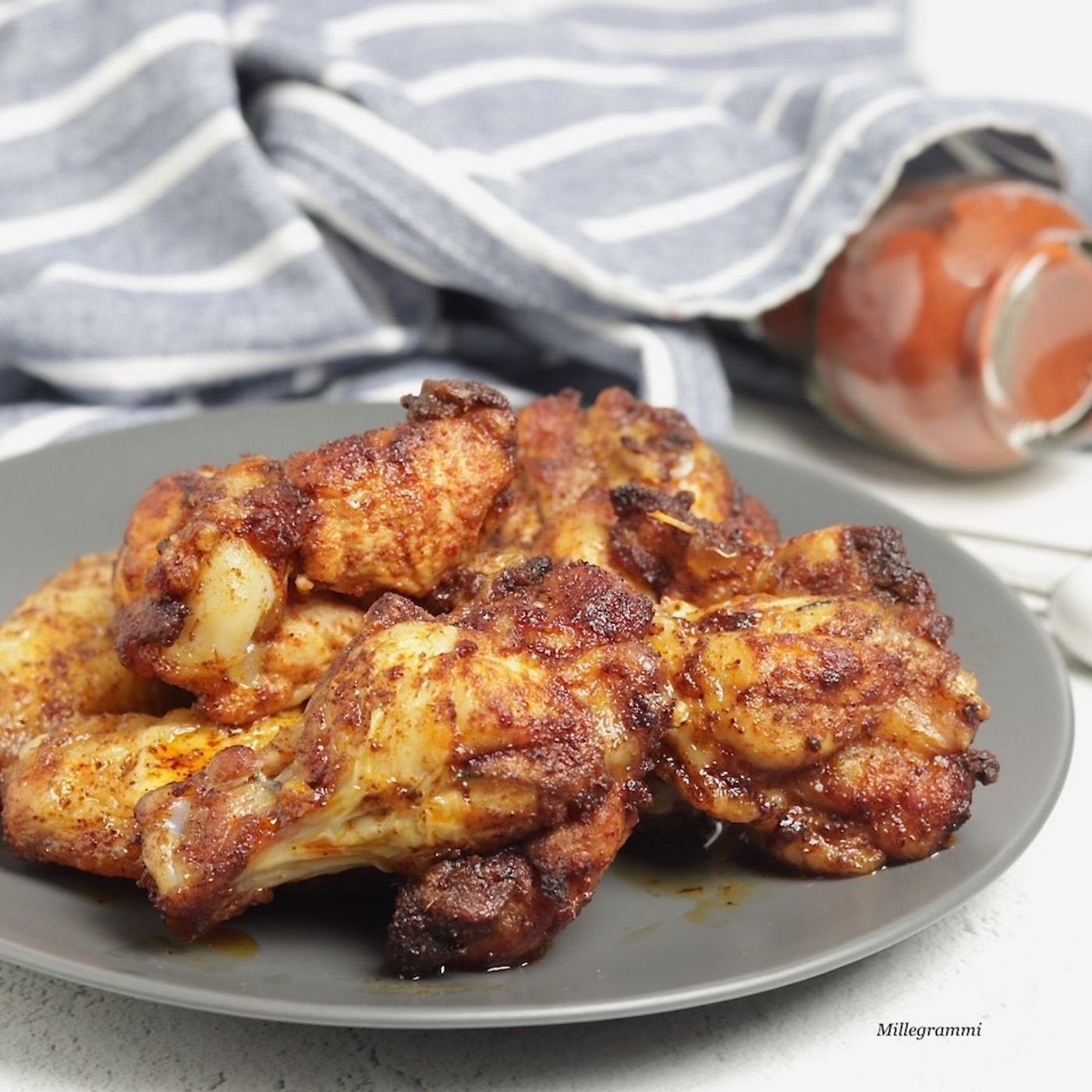 Alette di pollo alla paprika per una cena da leccarsi le dita episode artwork