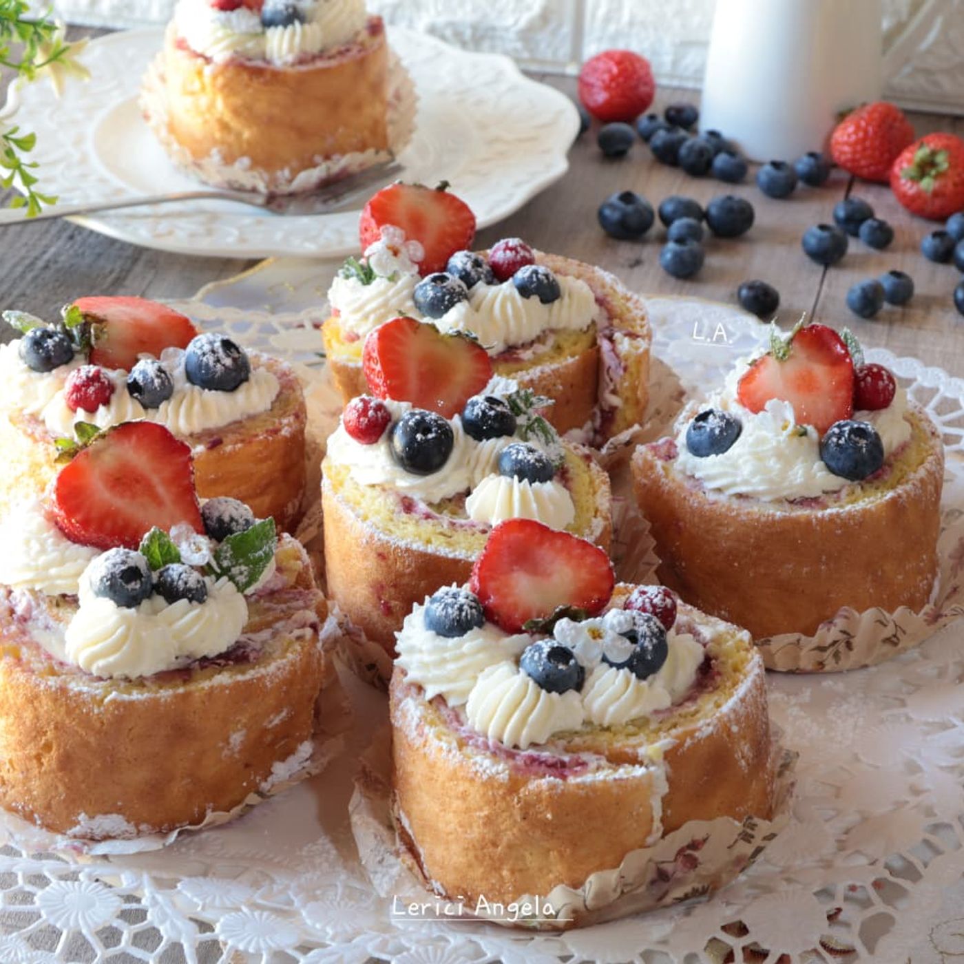 Girelle dolci monoporzione con crema e frutti di bosco facili e irresistibili episode artwork