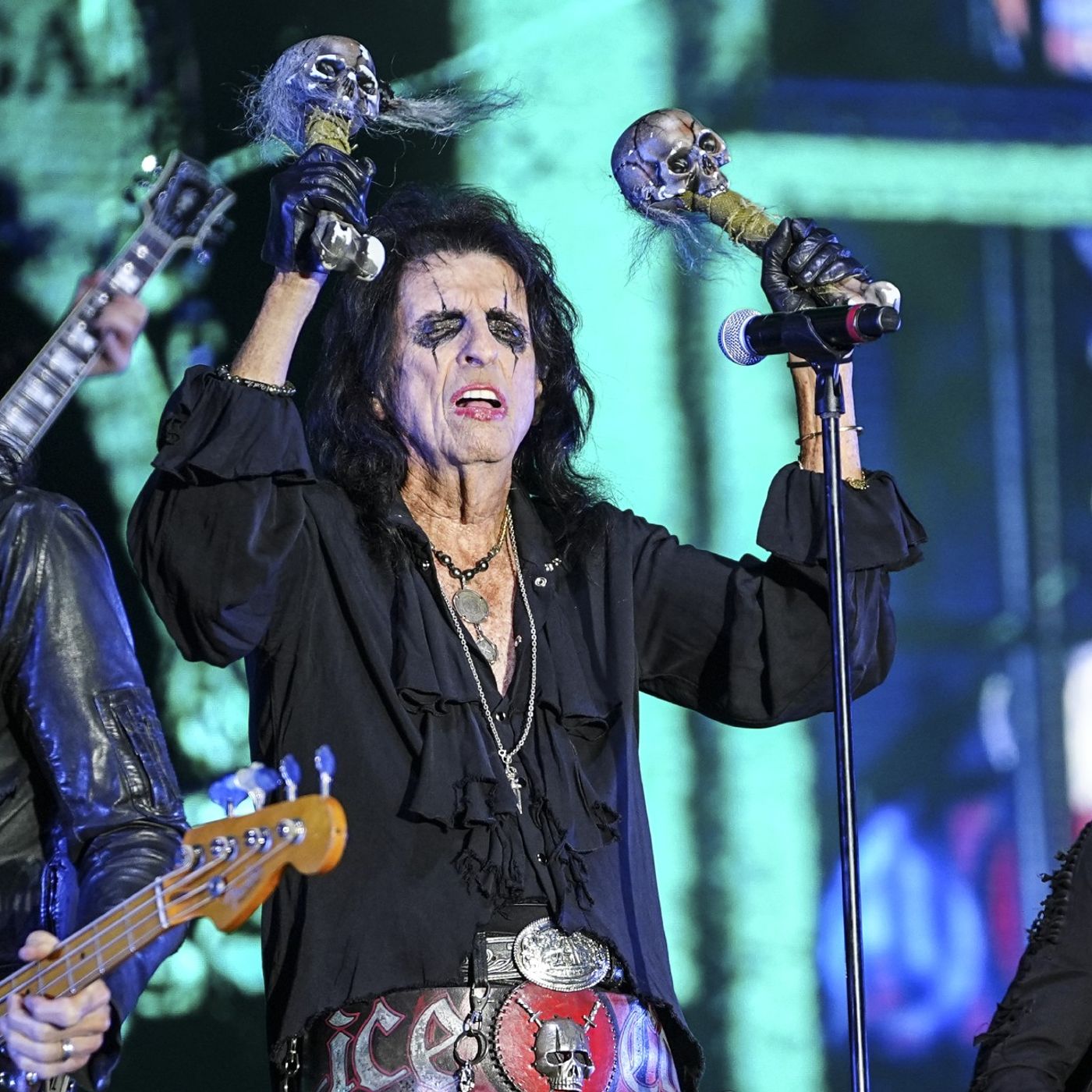 Alice Cooper thanks man who found his lost credit card with signed copy of his latest album episode artwork