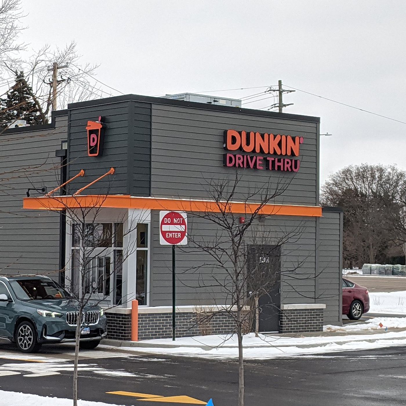 New Dunkin’ drive-thru opens in Oswego