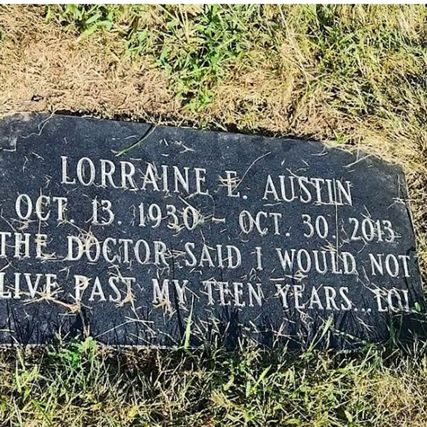 S43 E4: Are Funny Epitaphs Written To Help Us Deal With The Grief Of Losing Our Loved Ones