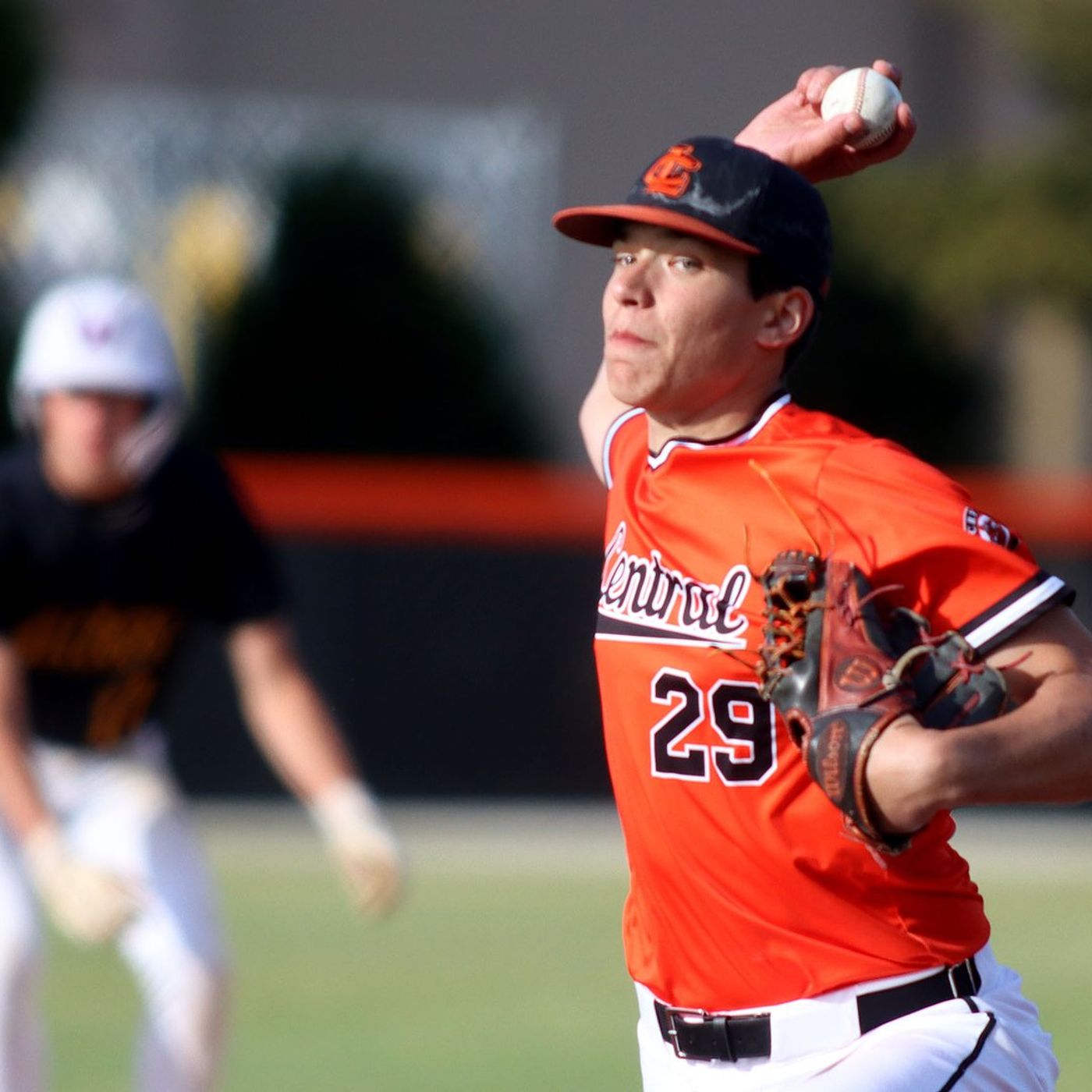 Bud Shanahan delivers 3 RBIs, Niklas Thorsen seals Crystal Lake Central’s regional semifinal win over Wauconda episode artwork