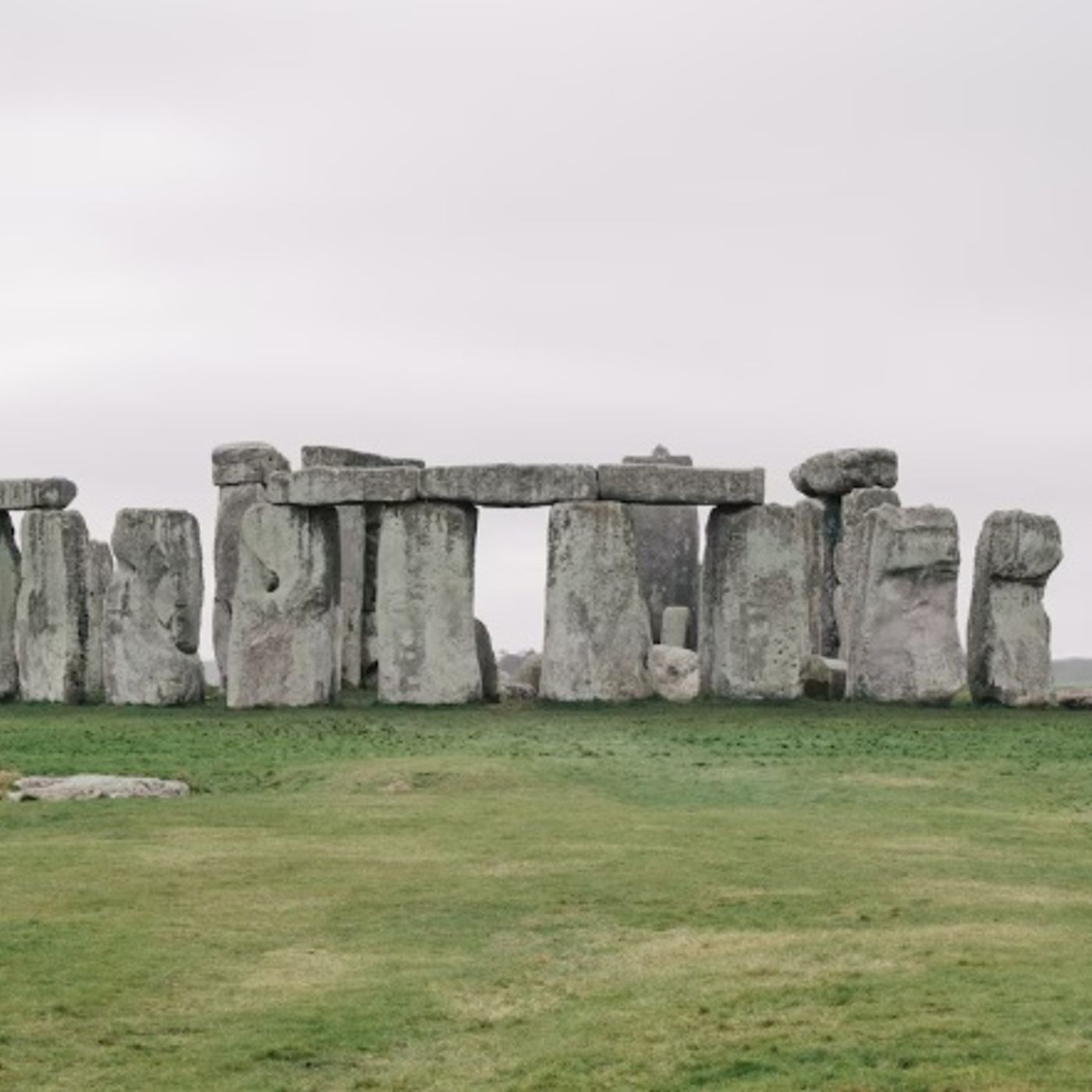 Stonehenge: O círculo de gigantes e o eco do passado Stonehenge: O círculo de gigantes e o eco do passado