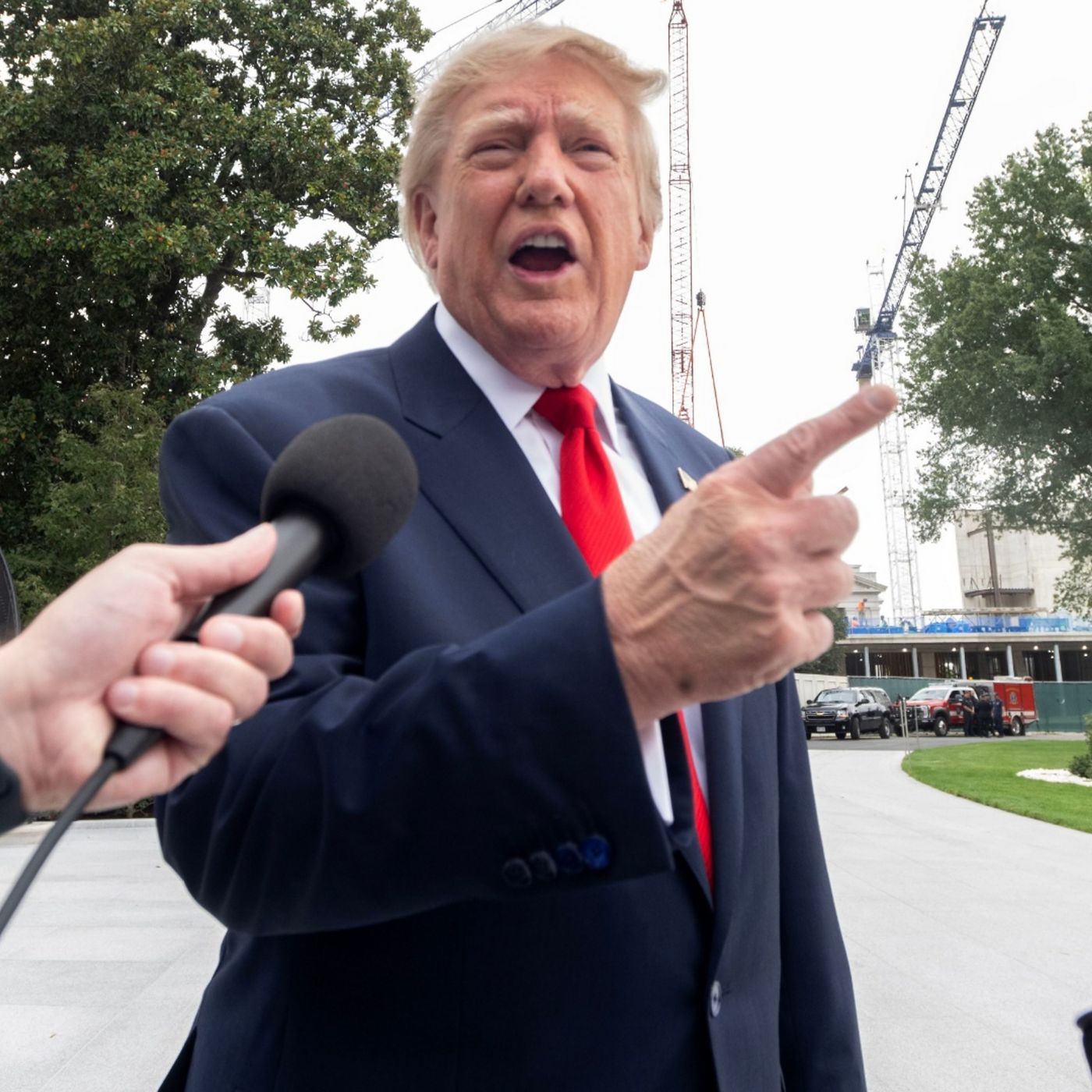 Trump calls for Zelensky to be replaced episode artwork
