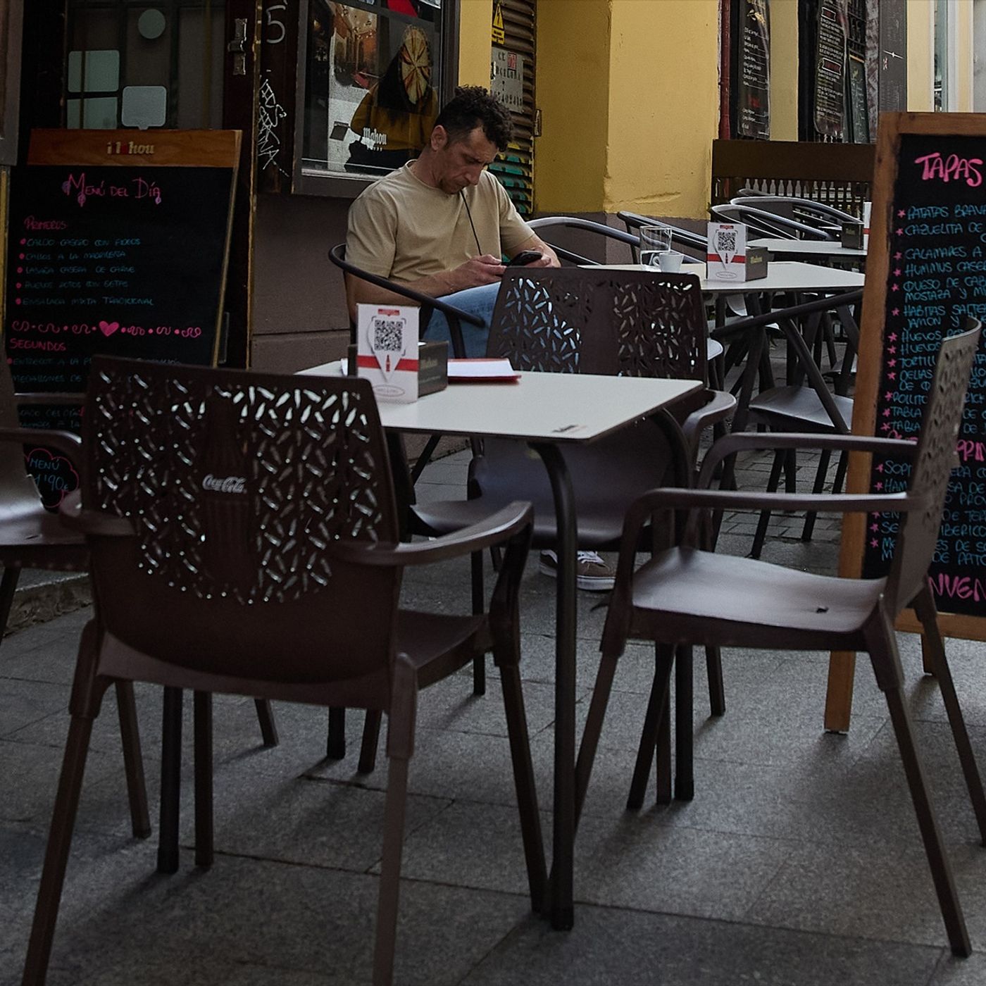 Prensa económica: El castillo de naipes económico se le cae al Gobierno