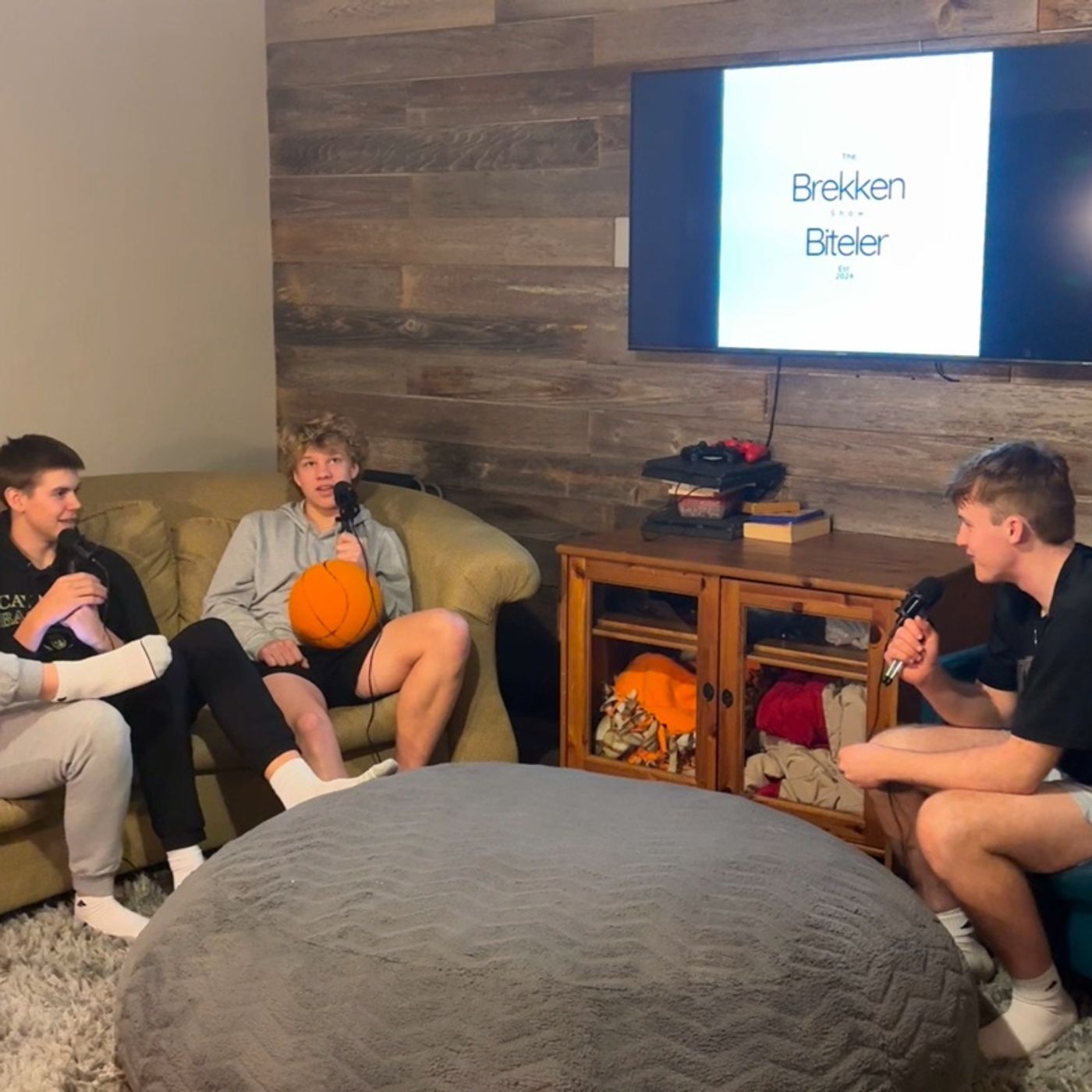 #17 “Predicting the whole HS State Bball Tourney + a new HS basketball rule for the bad” ft. Easton Riley, Cason Mediger, Opland Sonnichsen