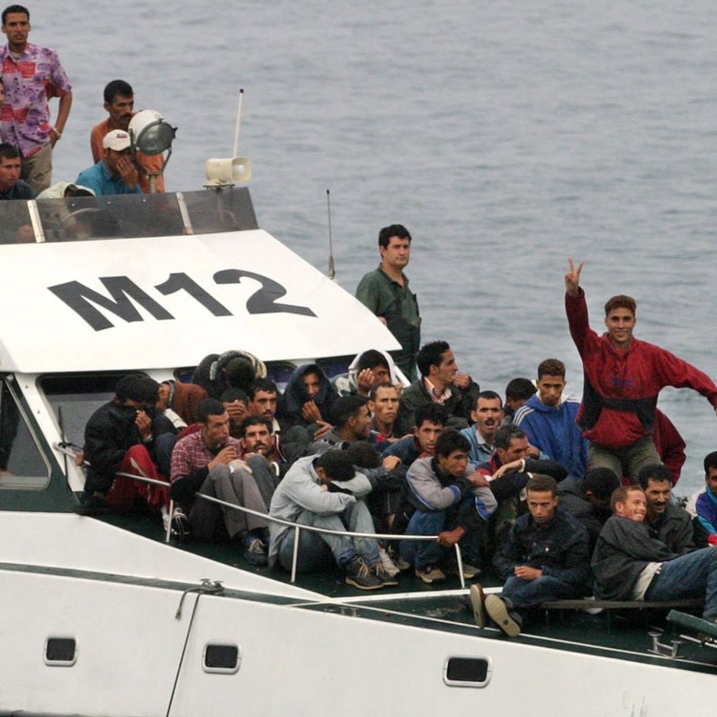 Editorial de Llamas. Sánchez abre las puertas a la inmigración, mientras el resto las cierra