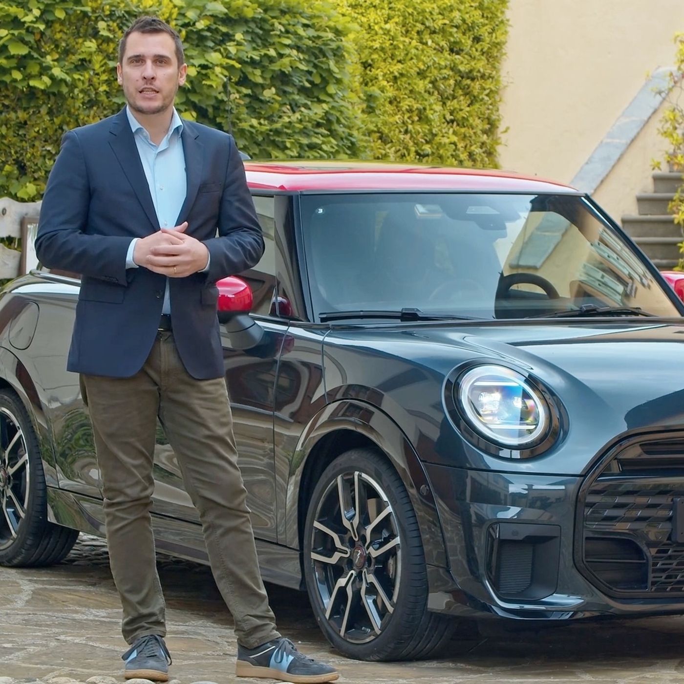 MINI Cooper C e Cooper S - Andrea Dini racconta la nuova Mini Cooper episode artwork