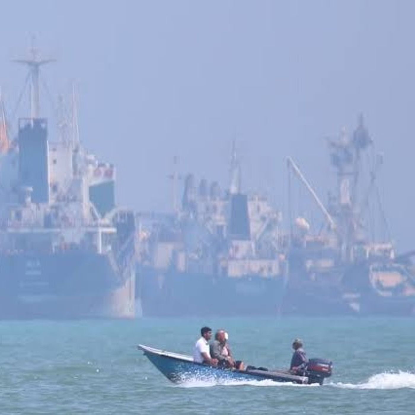 2 Canadian freight ships stuck in Strait of Hormuz for months
