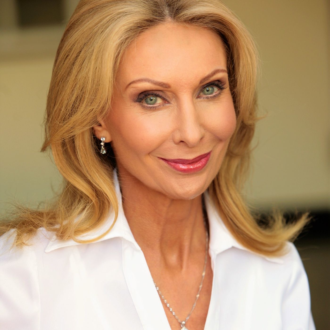It's a Valentine's Day special with Author Susan Bacoyanis of Love dot com! episode artwork