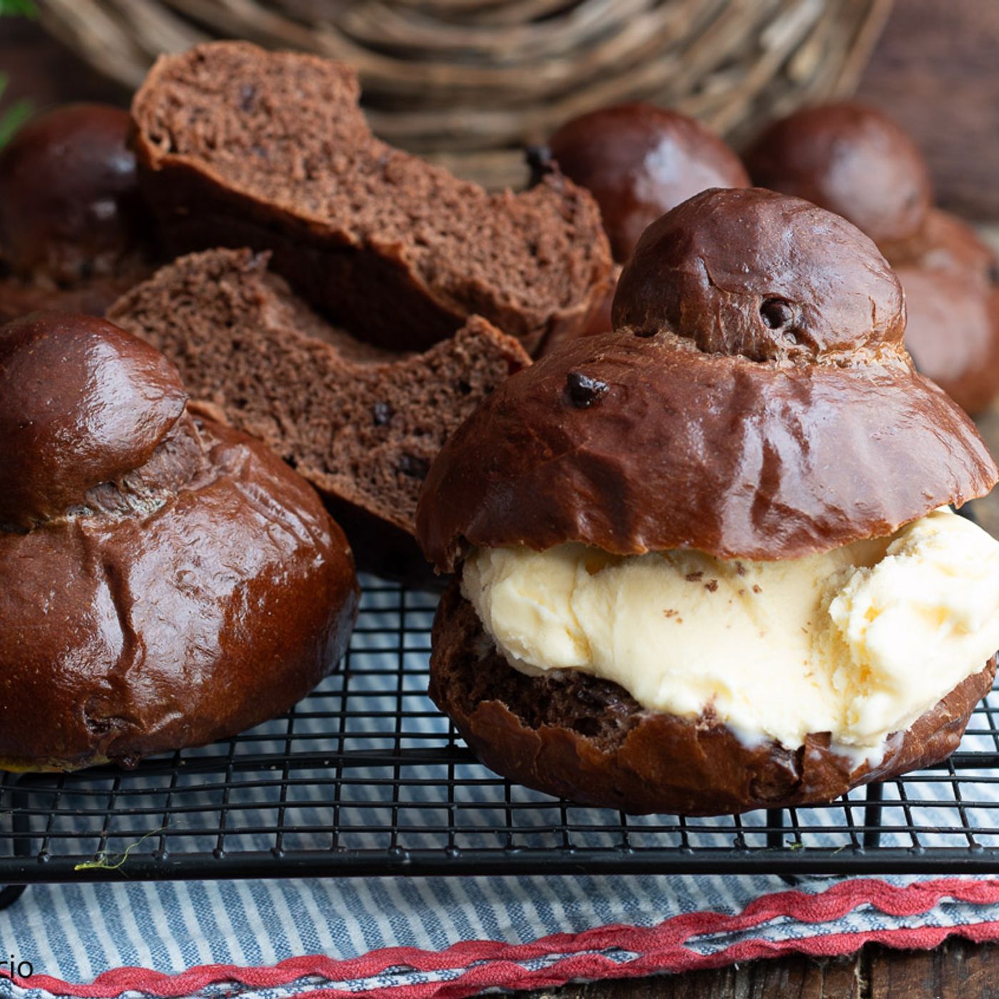Brioche con il tuppo al cioccolato episode artwork