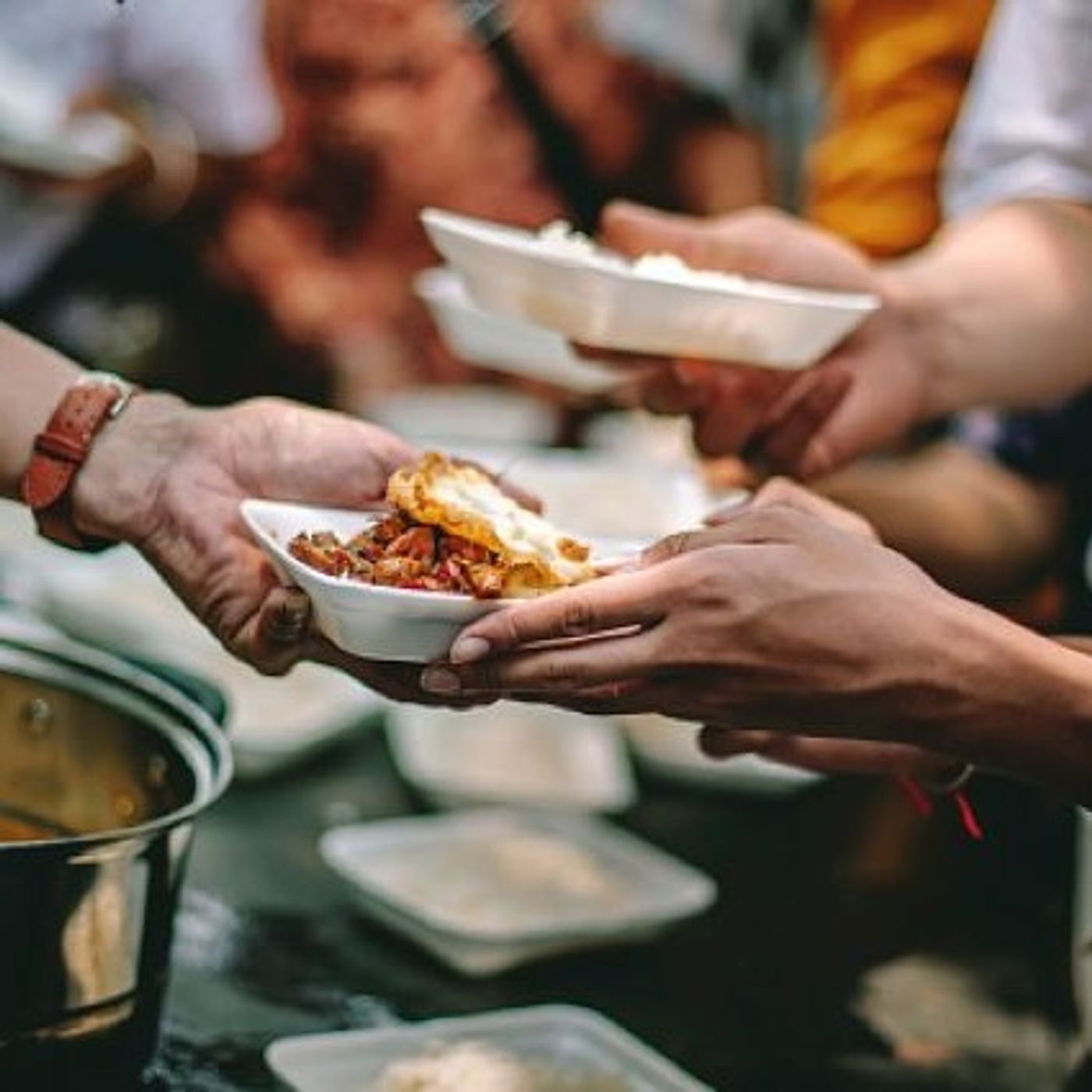 (Smile File) Restaurant Owner Helps  the Homeless-Because He Was One episode artwork