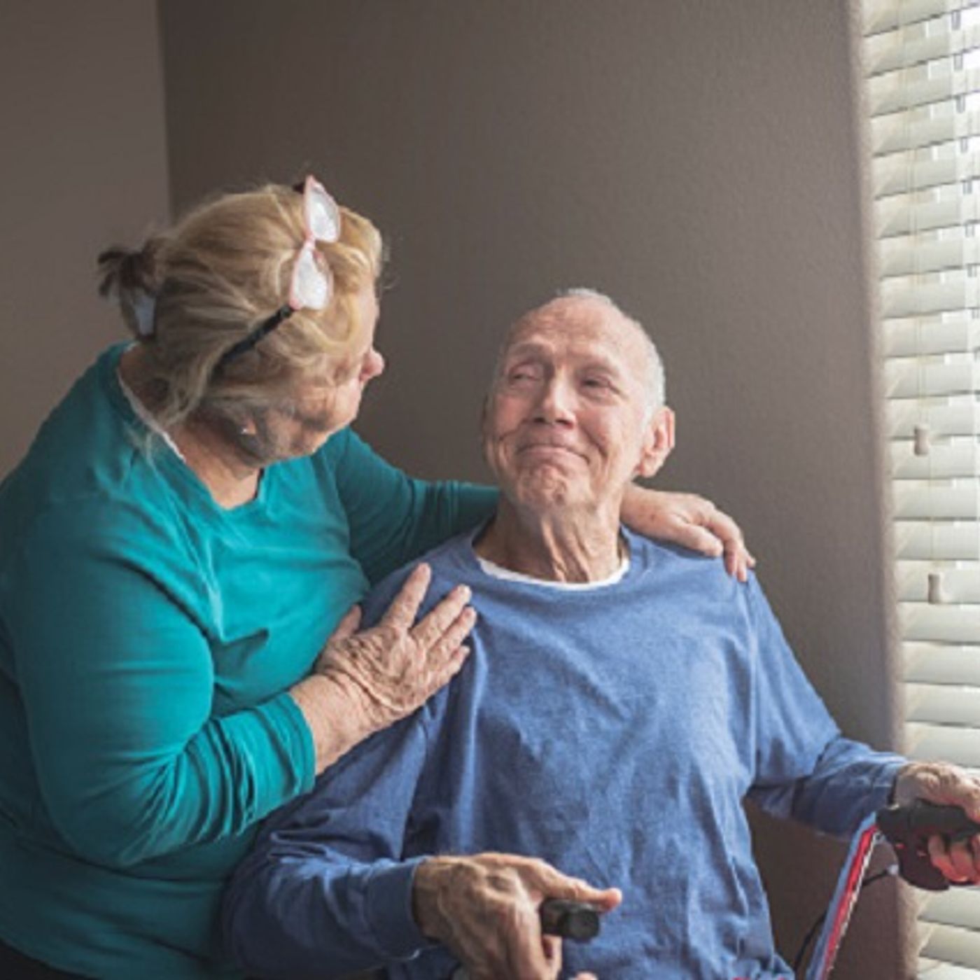 Nursing home does something amazing for a 90-year-old dad and his baby girl (Smile File) episode artwork