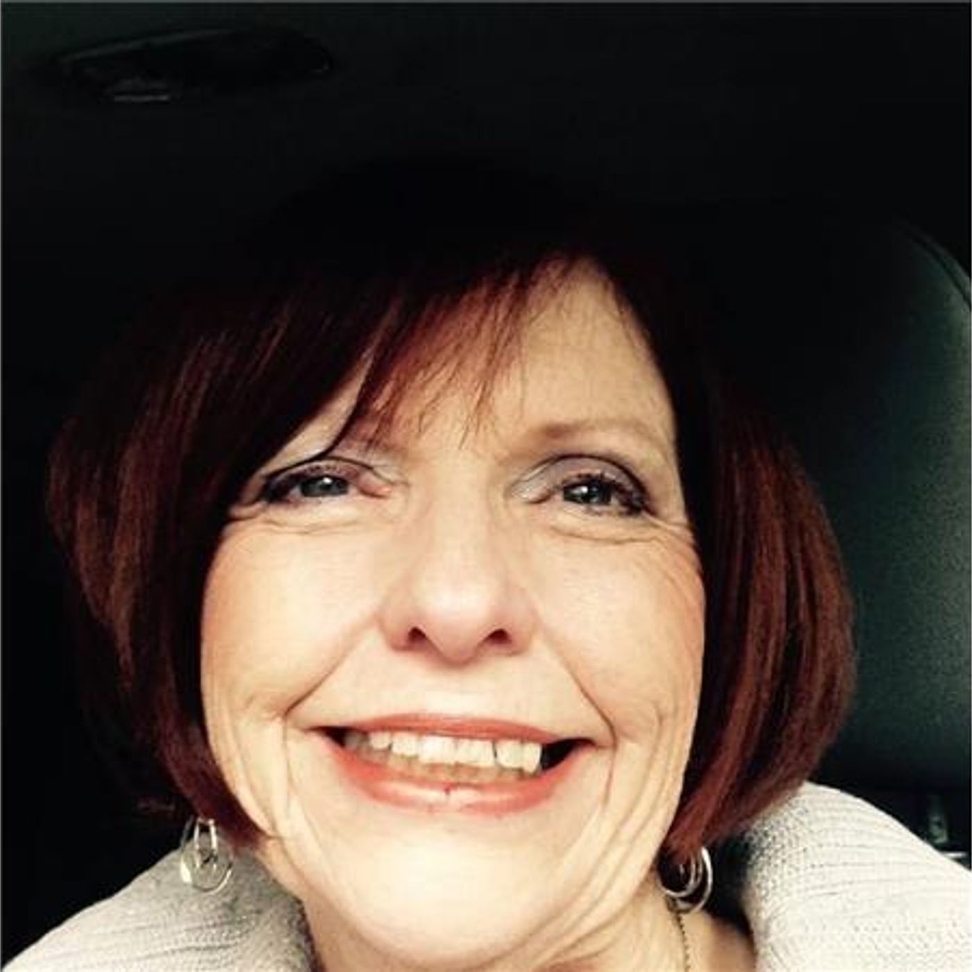 W.E. Chat Women's Empowerment Chat  Pre-Recorded  with Special Guest Lee Longo episode artwork