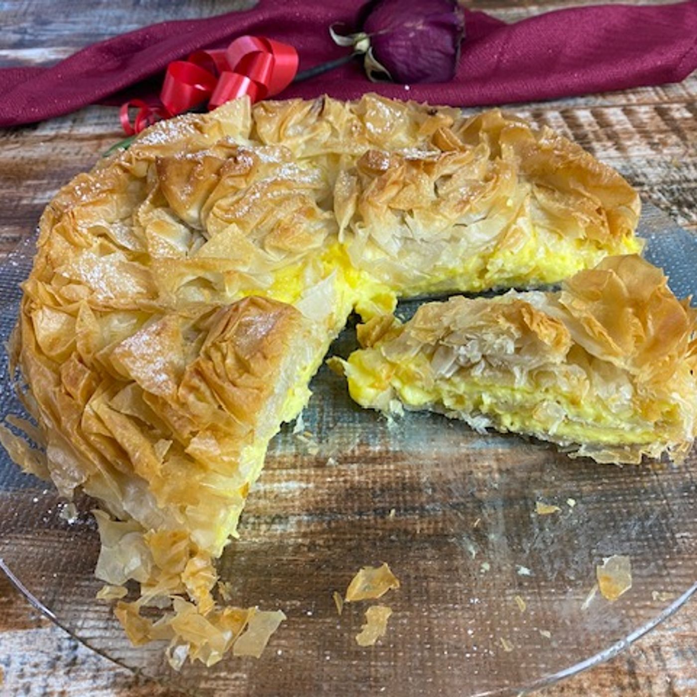 Sfogliata di pasta fillo con crema pasticcera: dolce croccante e irresistibile episode artwork