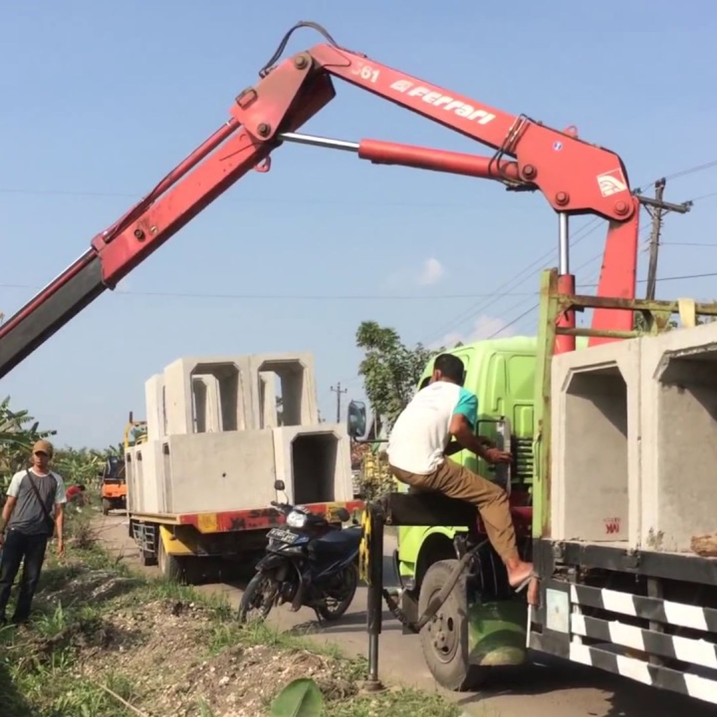 Daftar Harga & Produk Beton Pracetak