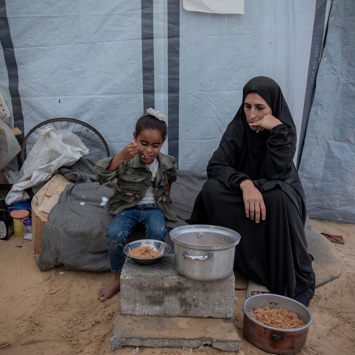 Após conflito em Gaza, mulheres são obrigadas a assumir sustento do lar