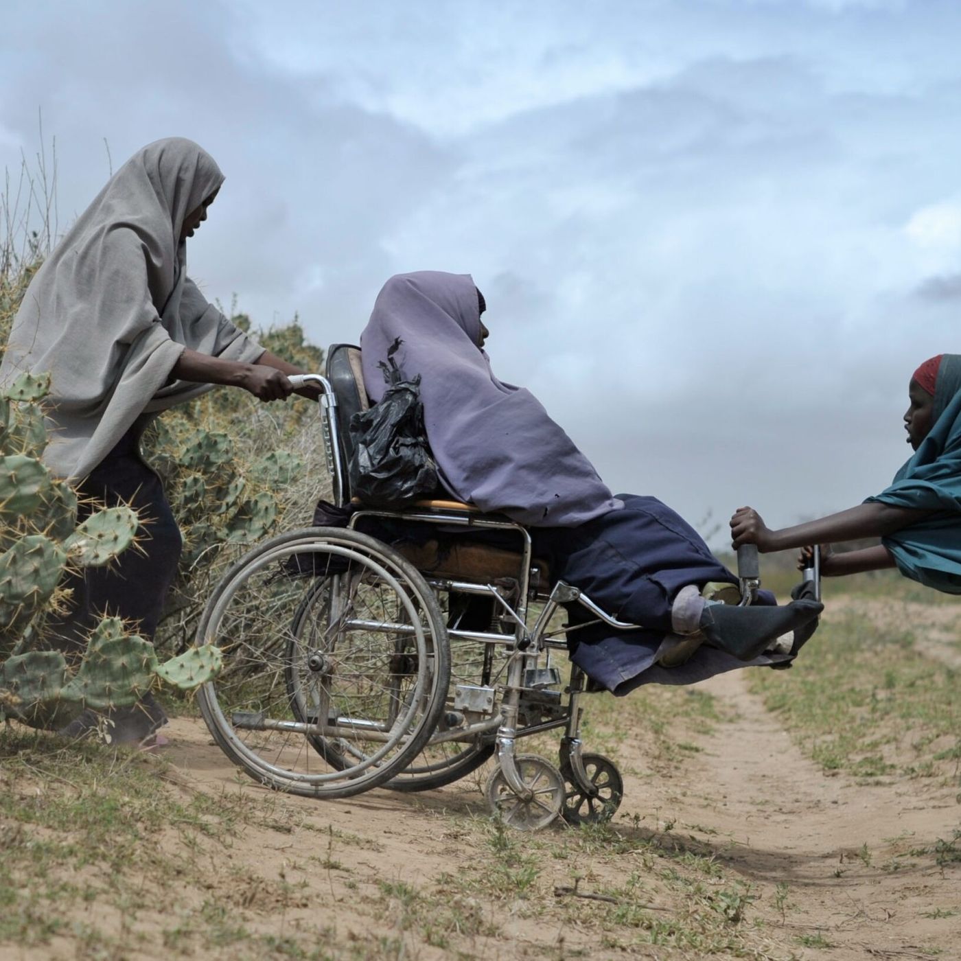 Le journal du 3 décembre 2025 - Inclusion des personnes handicapées et affaire des tonneaux radioactifs à Madaouela episode artwork