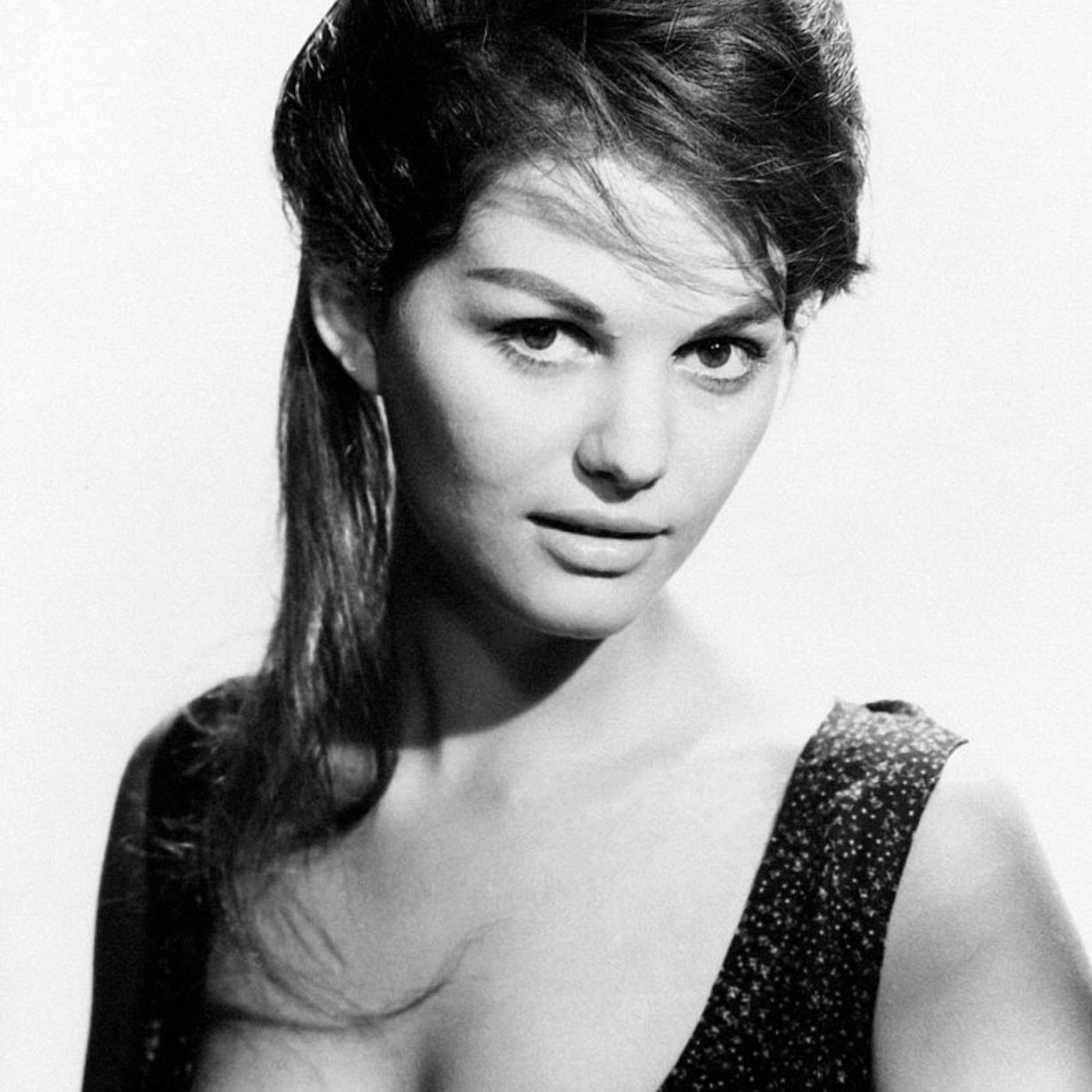 Música y Letra: Claudia Cardinale III episode artwork