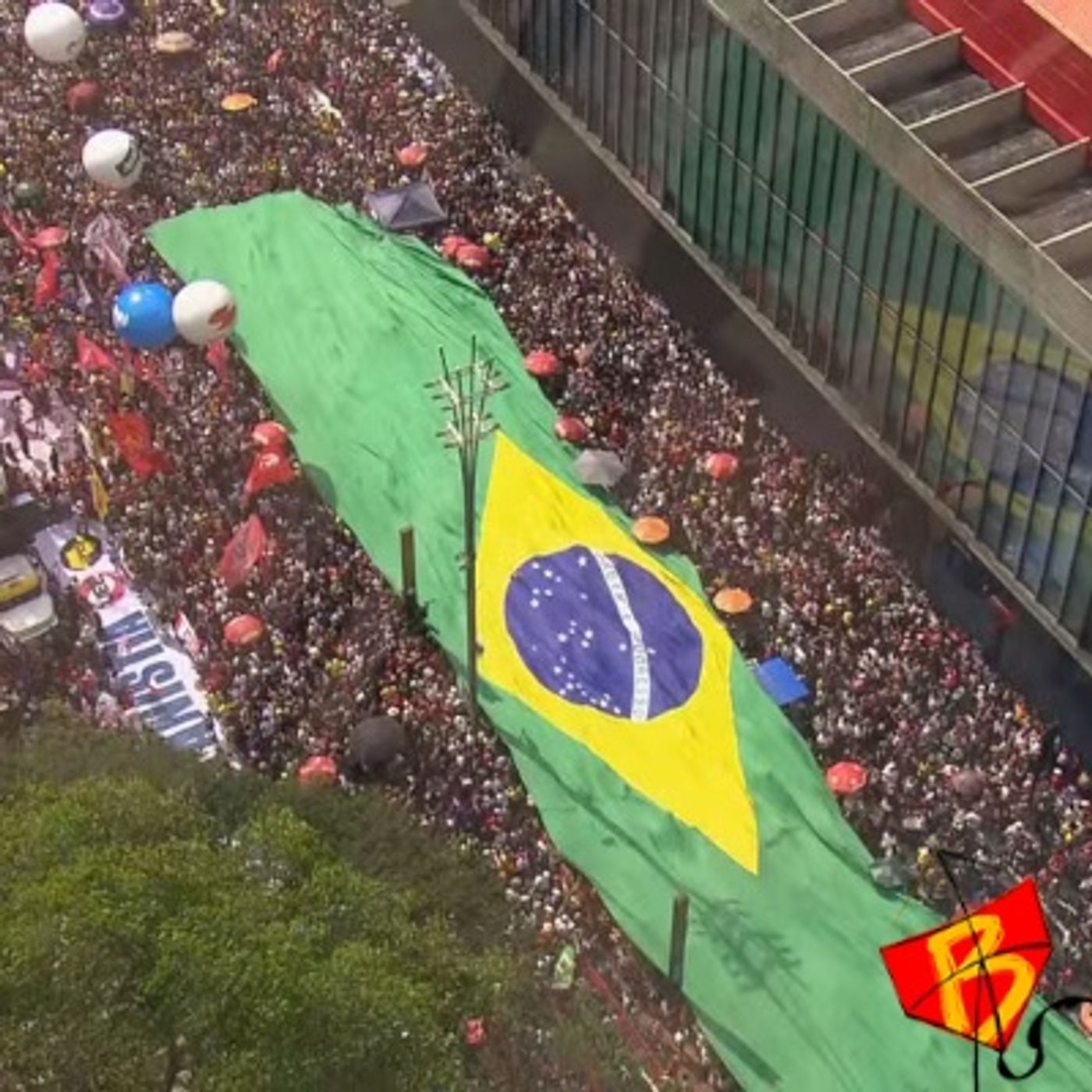 #371 – O povo foi pra rua!