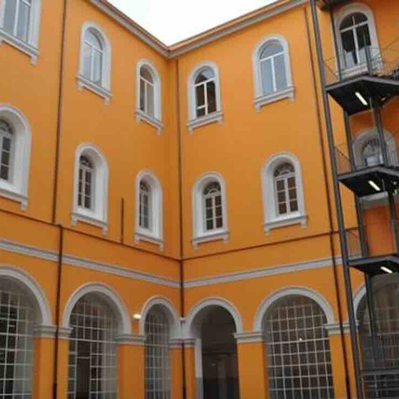 Napoli, studente aggredito con un martello all’ingresso di scuola: arrestato un 17enne