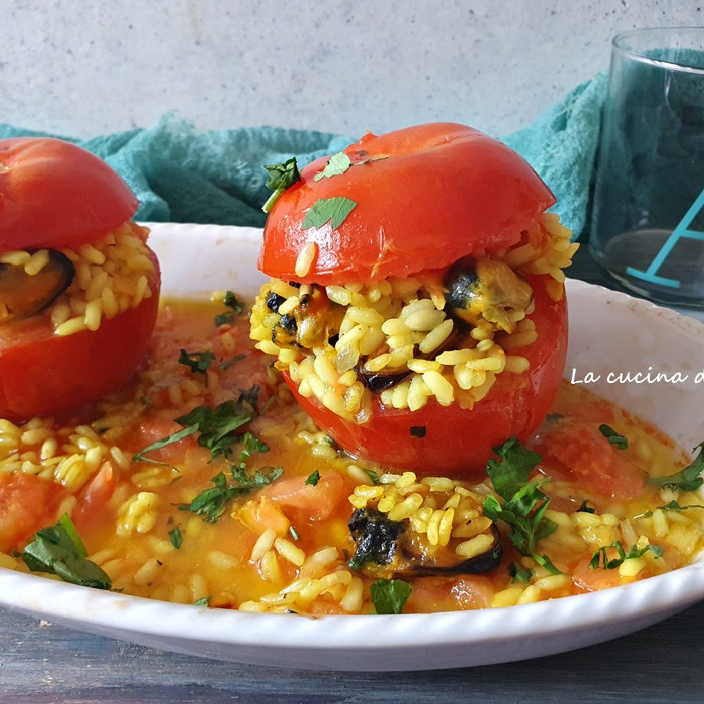 Pomodori ripieni di riso e frutti di mare alla curcuma episode artwork