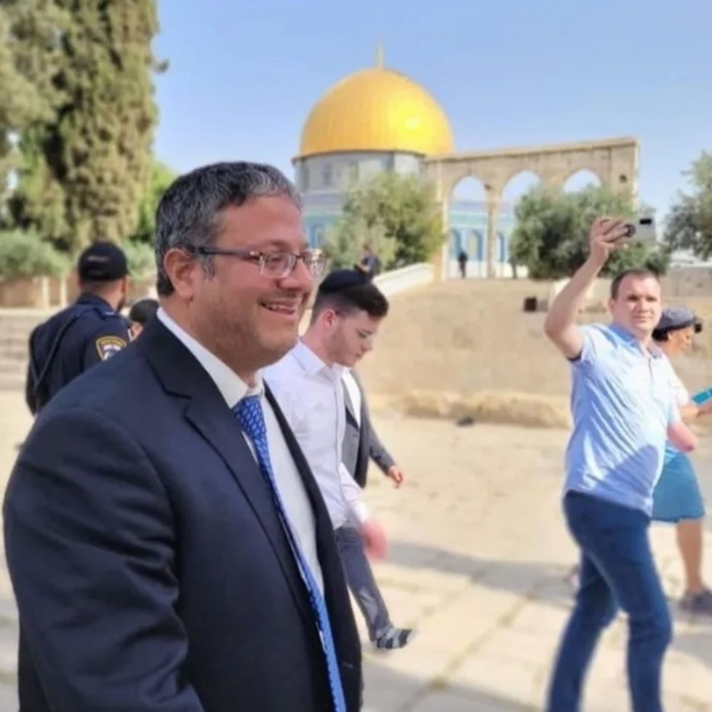 Chefe do Shin Bet Convence Ben-Gvir a Adiar Visita ao Monte do Templo episode artwork