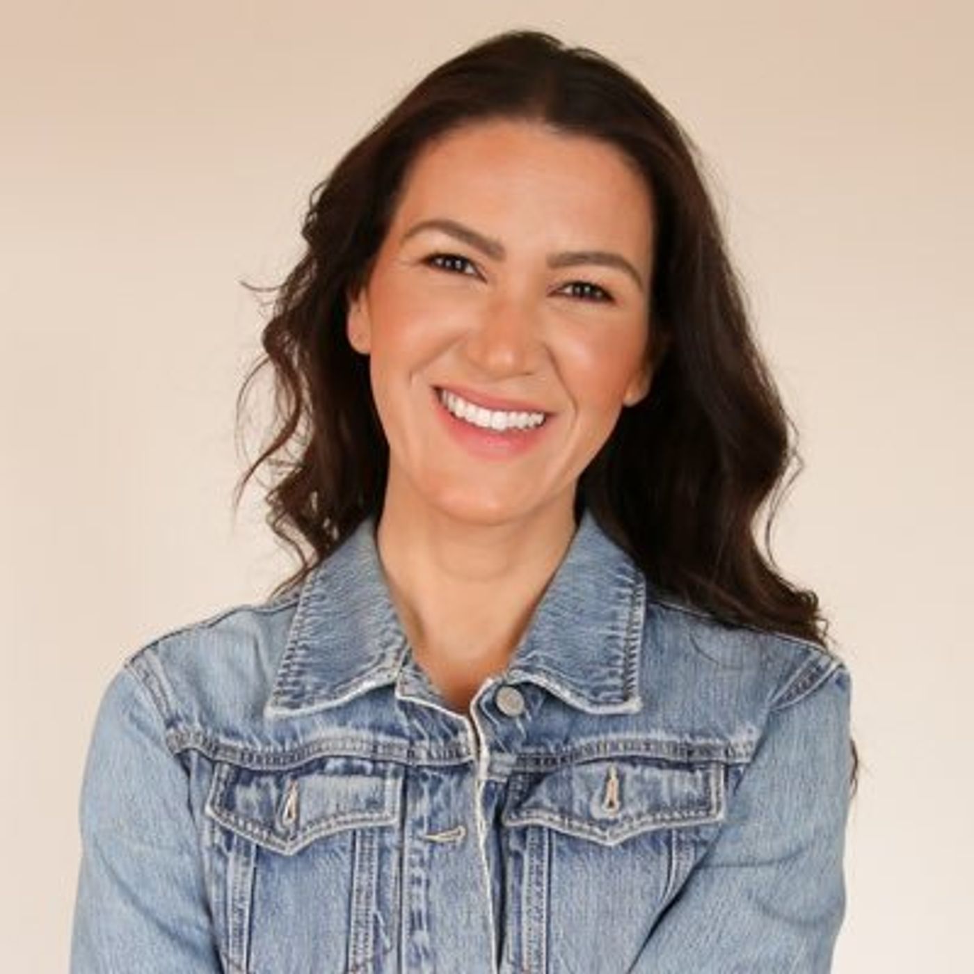 Lifestyle Expert and Tech Journalist Anna De Souza shares #giftideas ~ #tipsontv @annacdesouza #techtips episode artwork