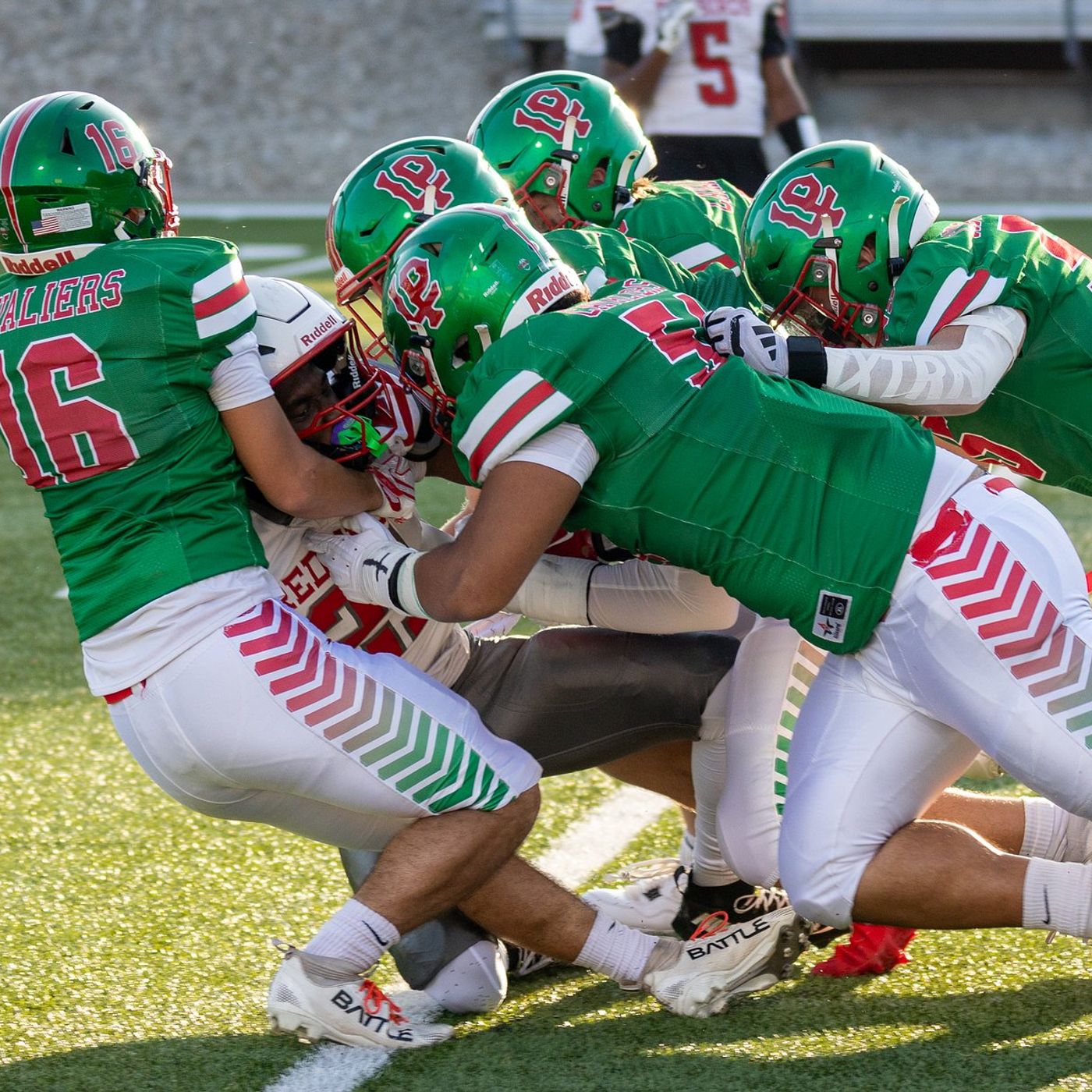 La Salle-Peru strong in all three phases in rout of Alton episode artwork
