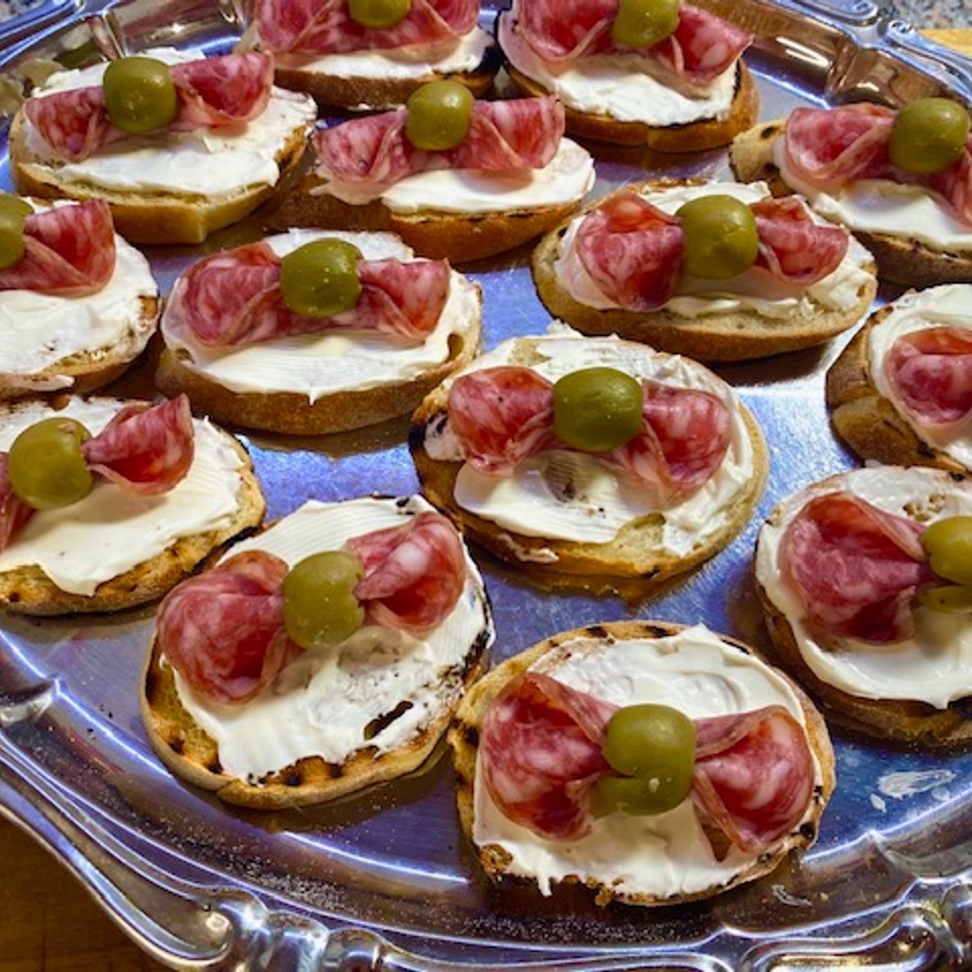 Due Ricette Semplici con il Salame per un Aperitivo Sfizioso e Gustoso episode artwork
