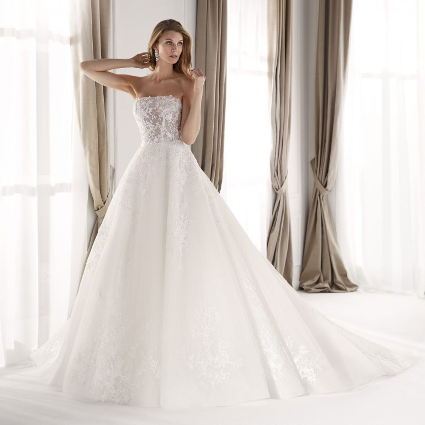 Bridal Dresses Chicago episode artwork