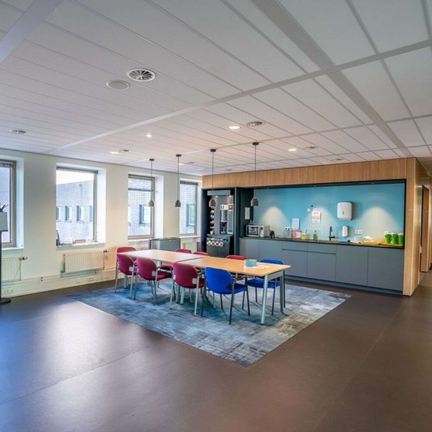 How Hybrid Work Trends Affect Office Rem podcast artwork